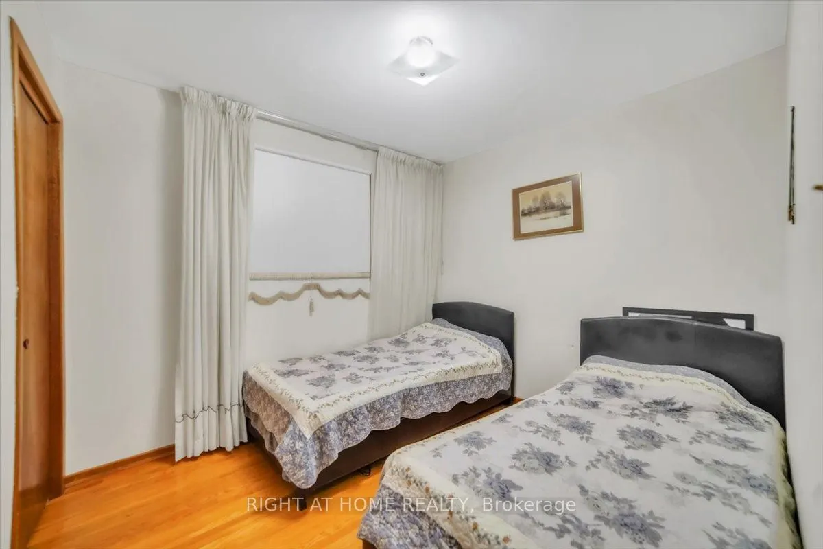 53 Agincourt Road