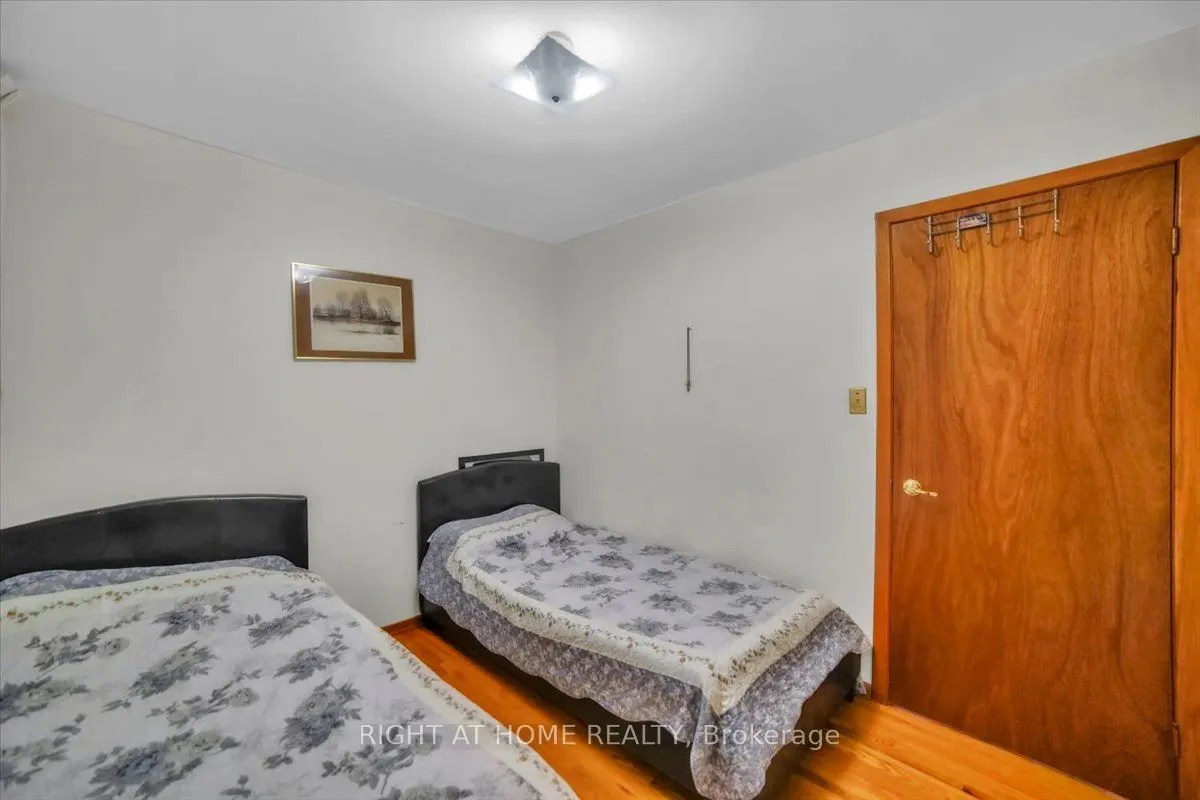 53 Agincourt Road