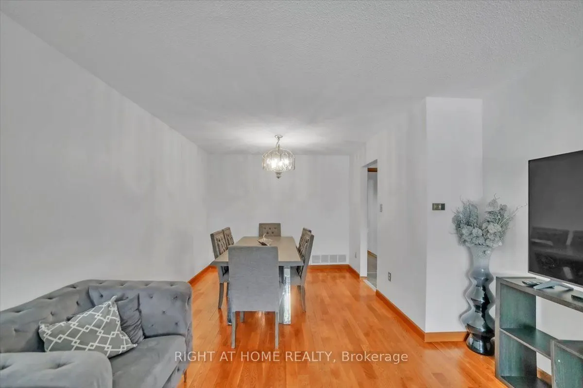 53 Agincourt Road