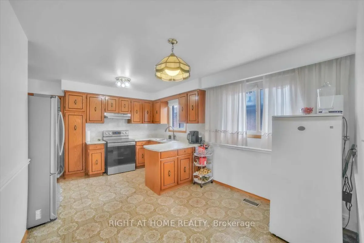 53 Agincourt Road