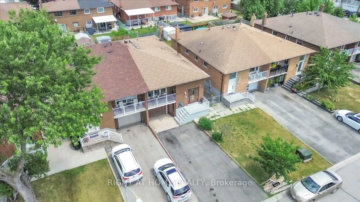 53 Agincourt Road