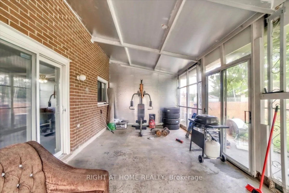 53 Agincourt Road