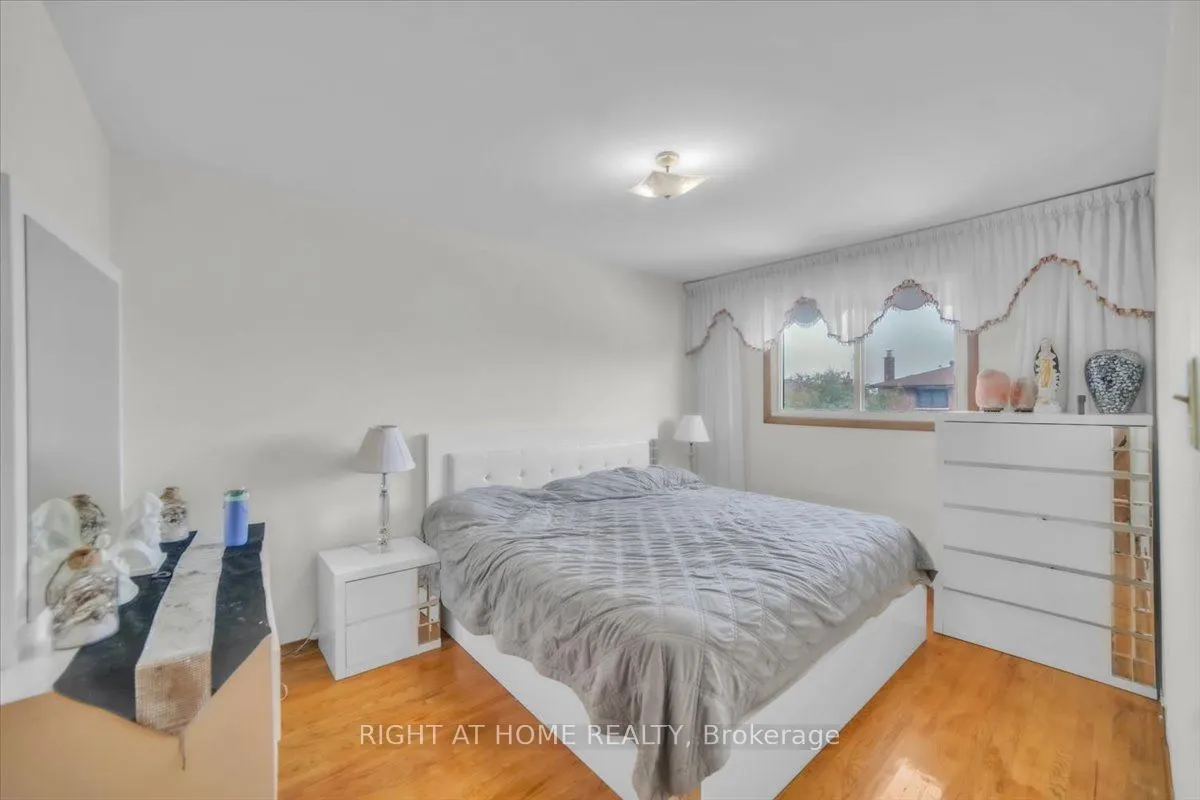 53 Agincourt Road