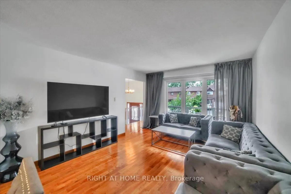 53 Agincourt Road
