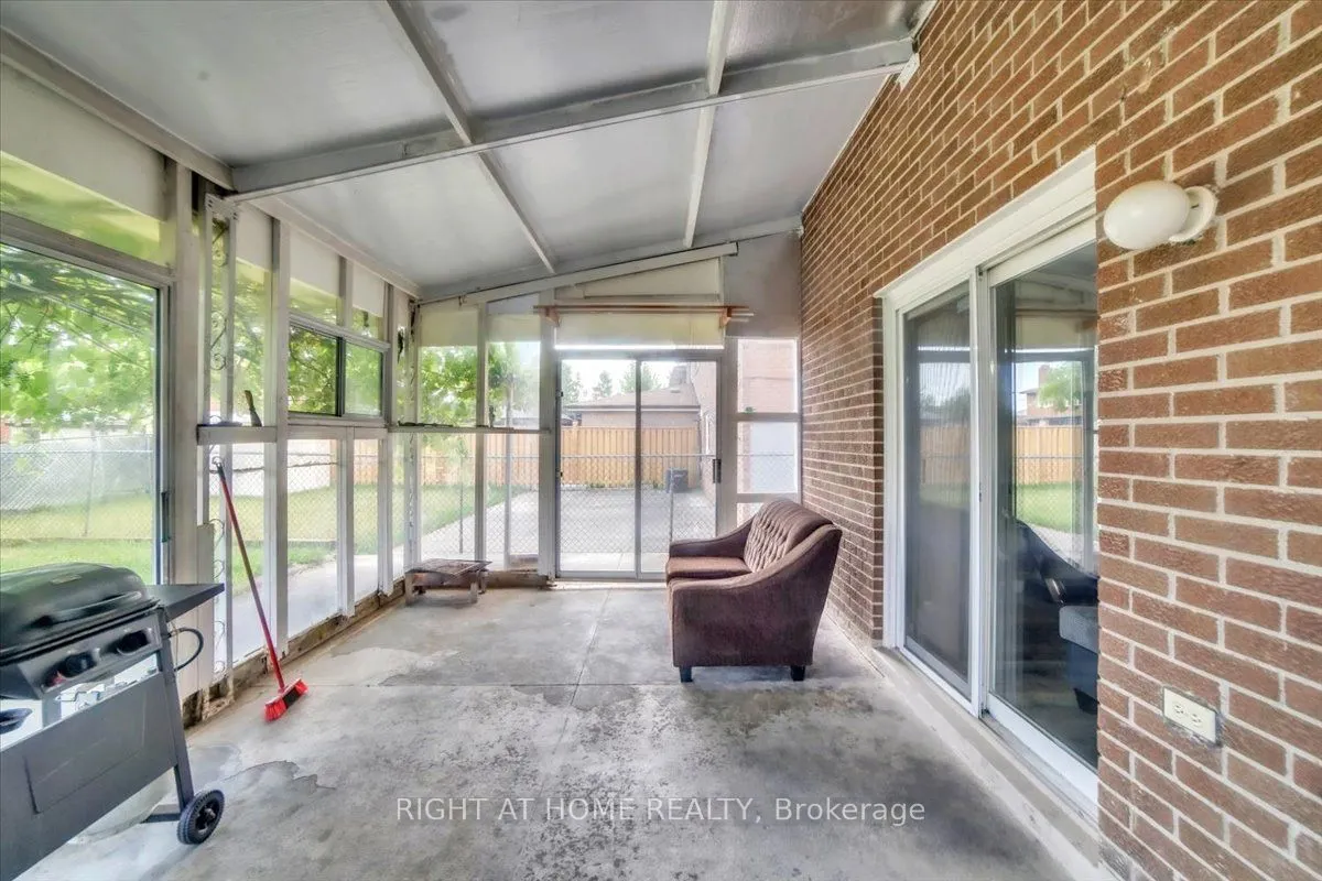 53 Agincourt Road