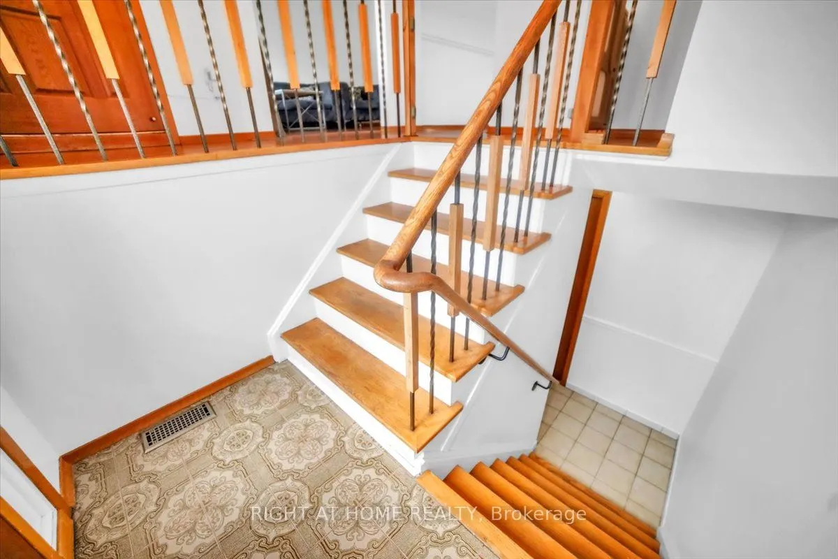 53 Agincourt Road