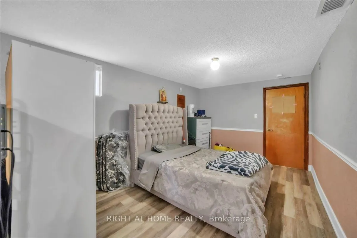 53 Agincourt Road