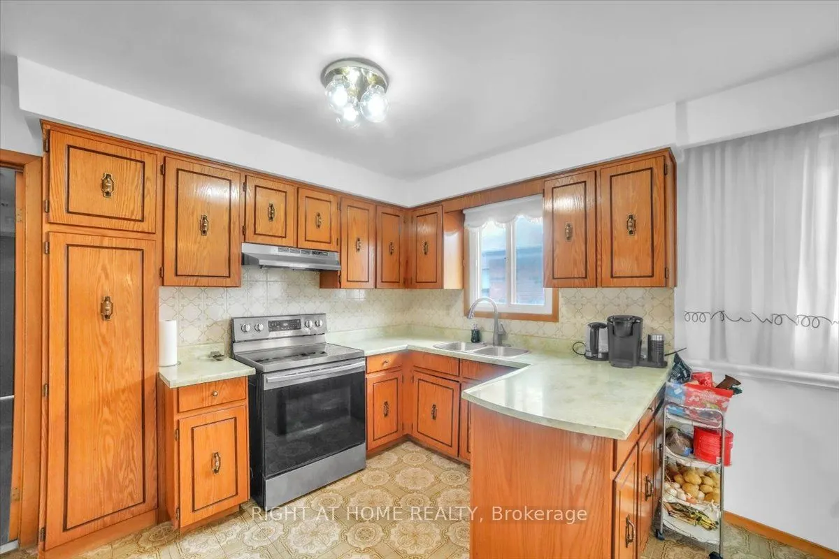 53 Agincourt Road