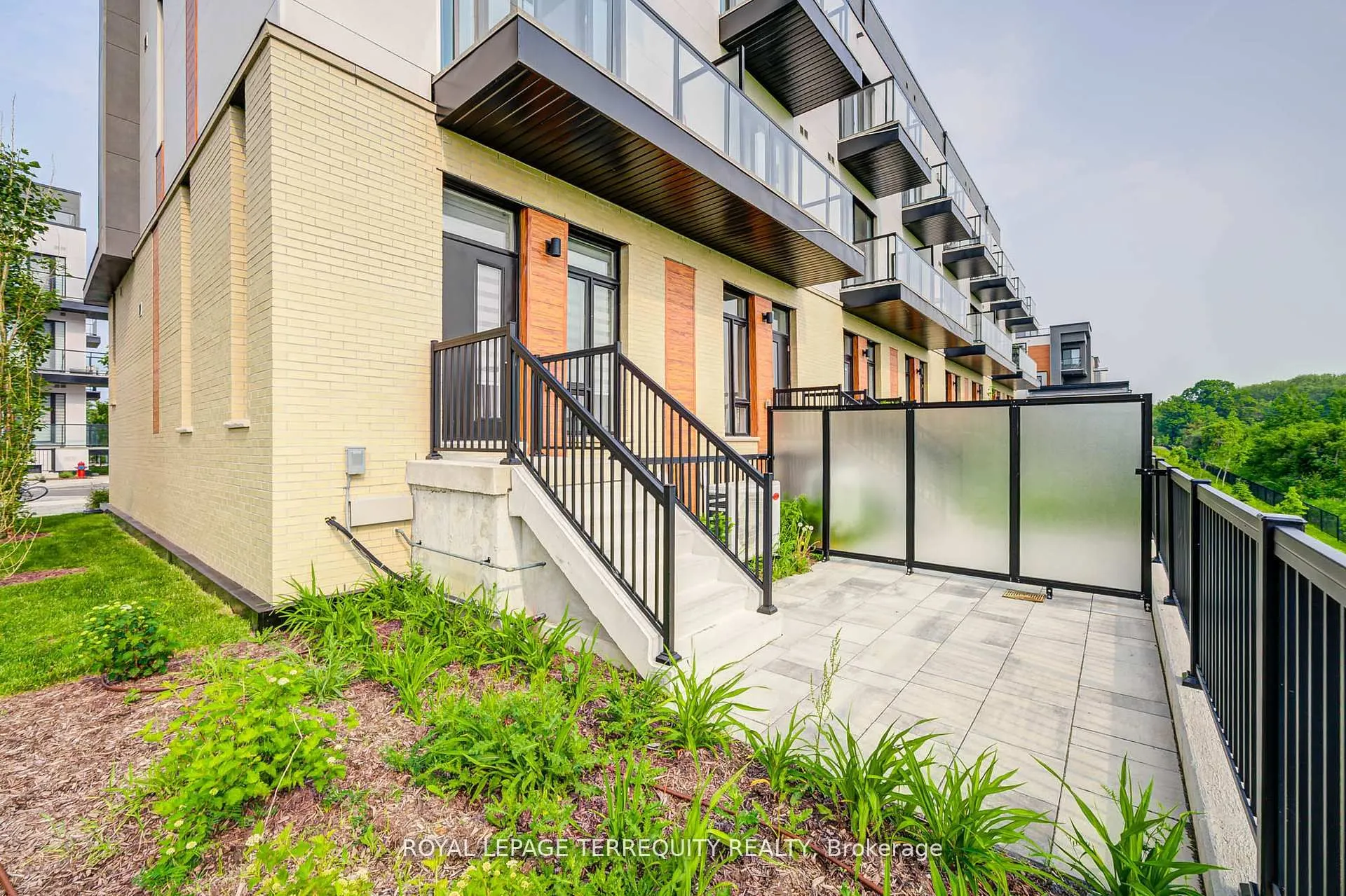 7 Steckley House Lane, #601