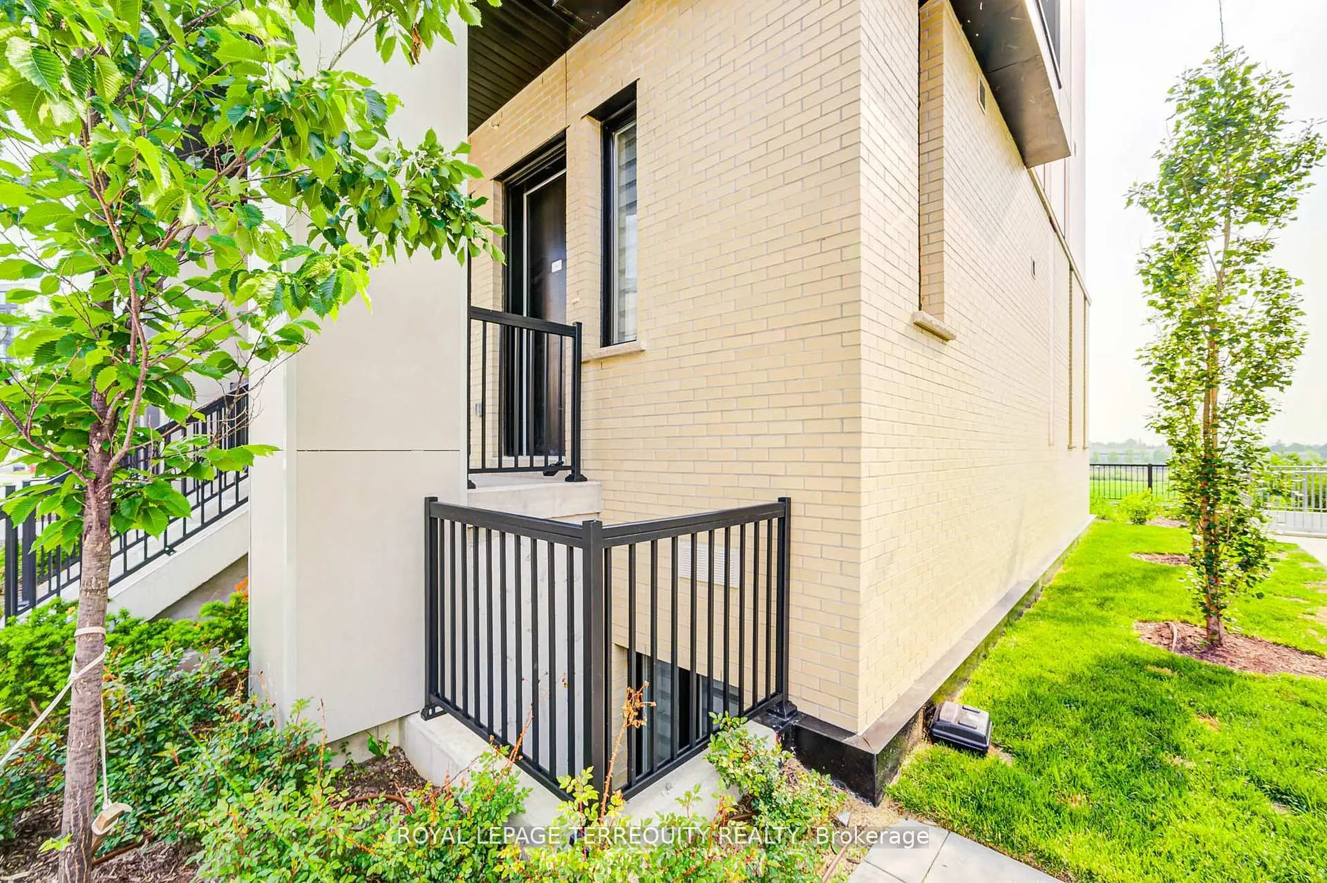 7 Steckley House Lane, #601