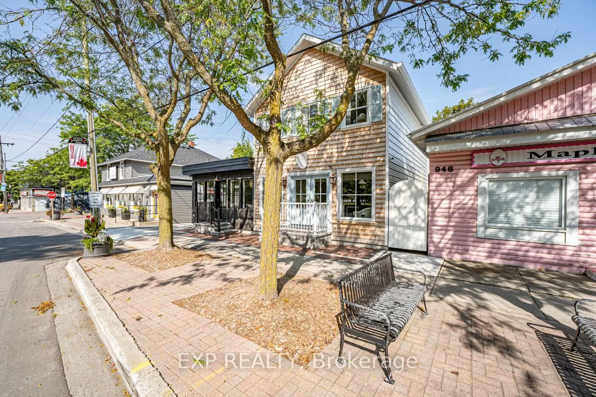 944 Lake Drive E