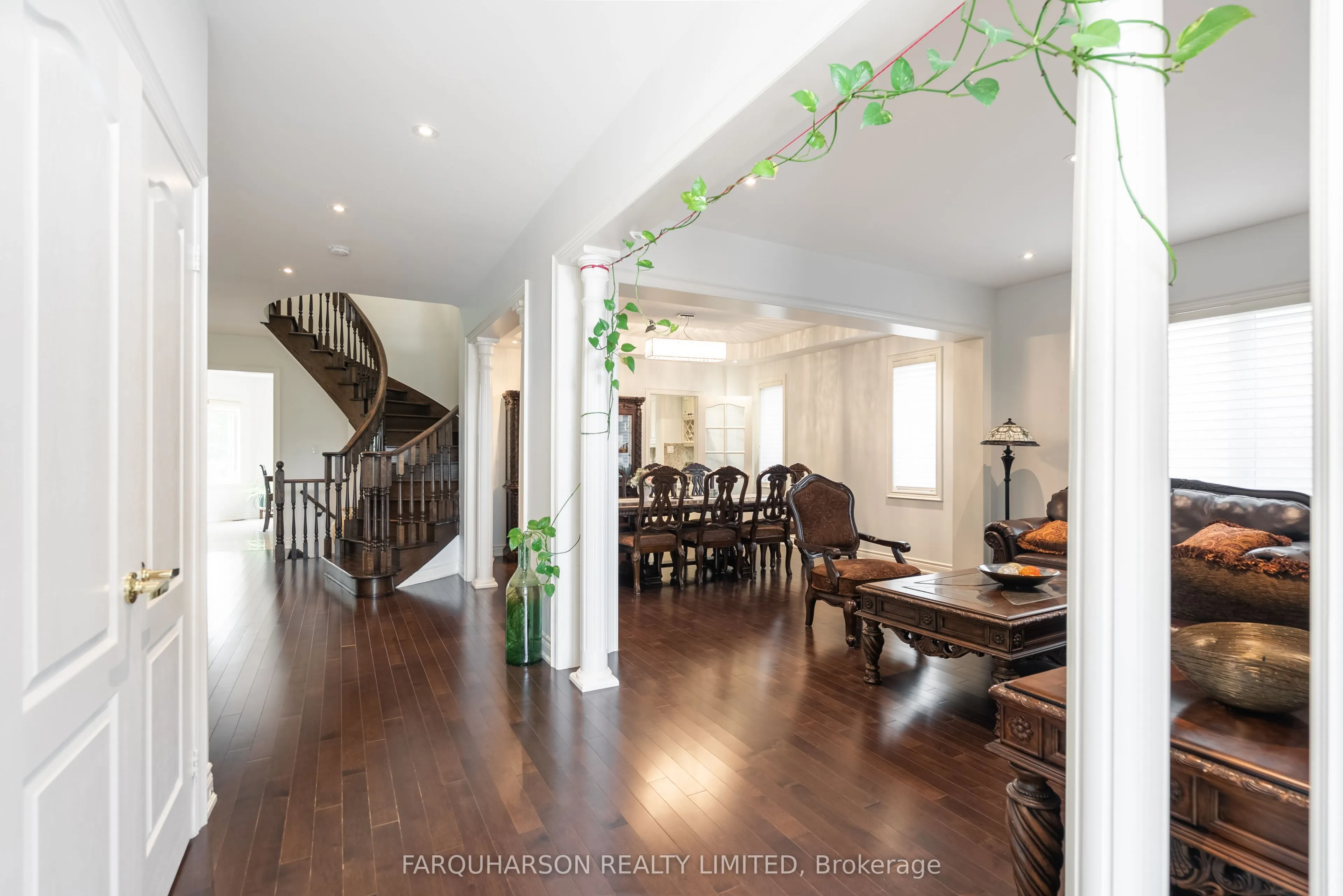 16 Durhamview Crescent