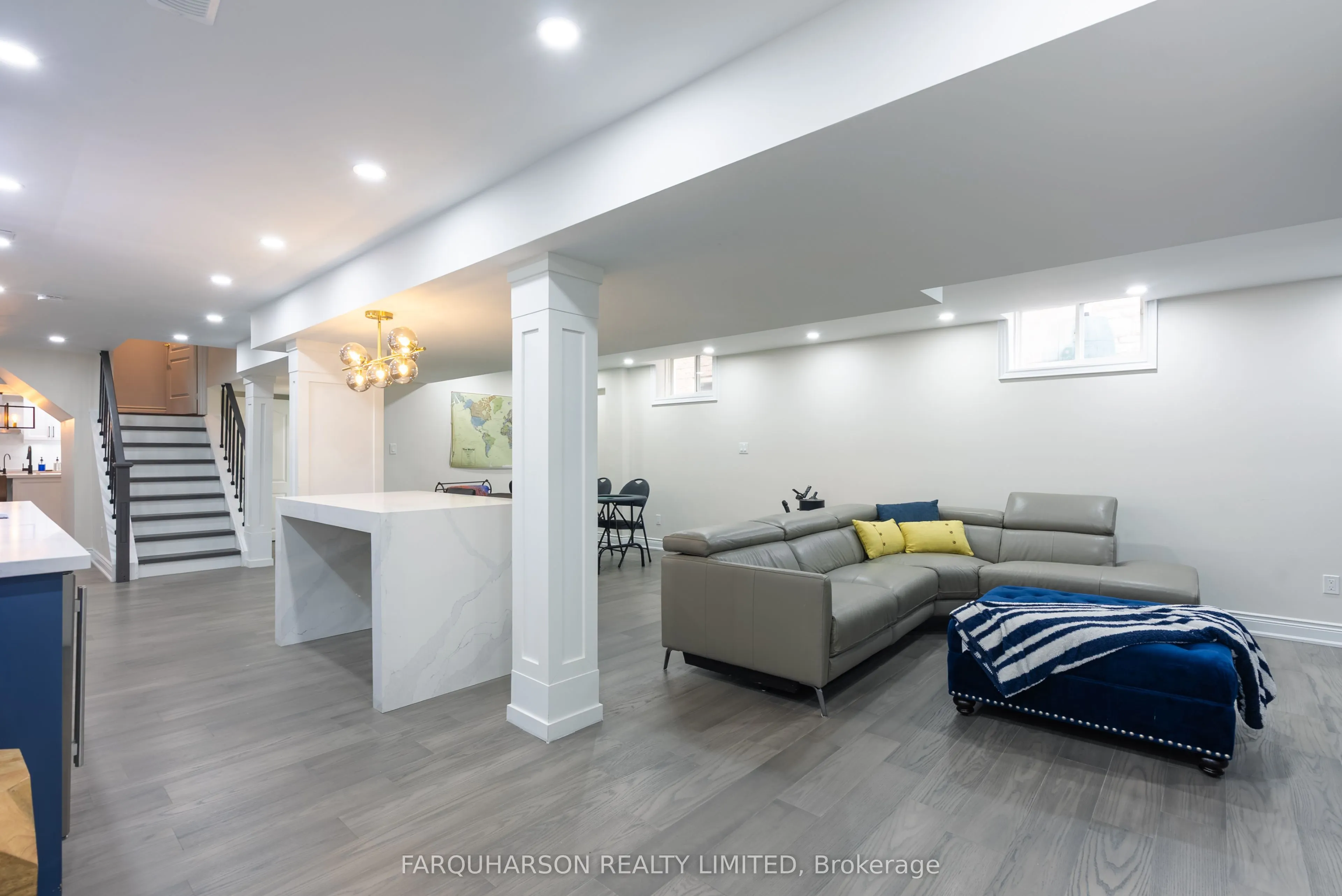 16 Durhamview Crescent