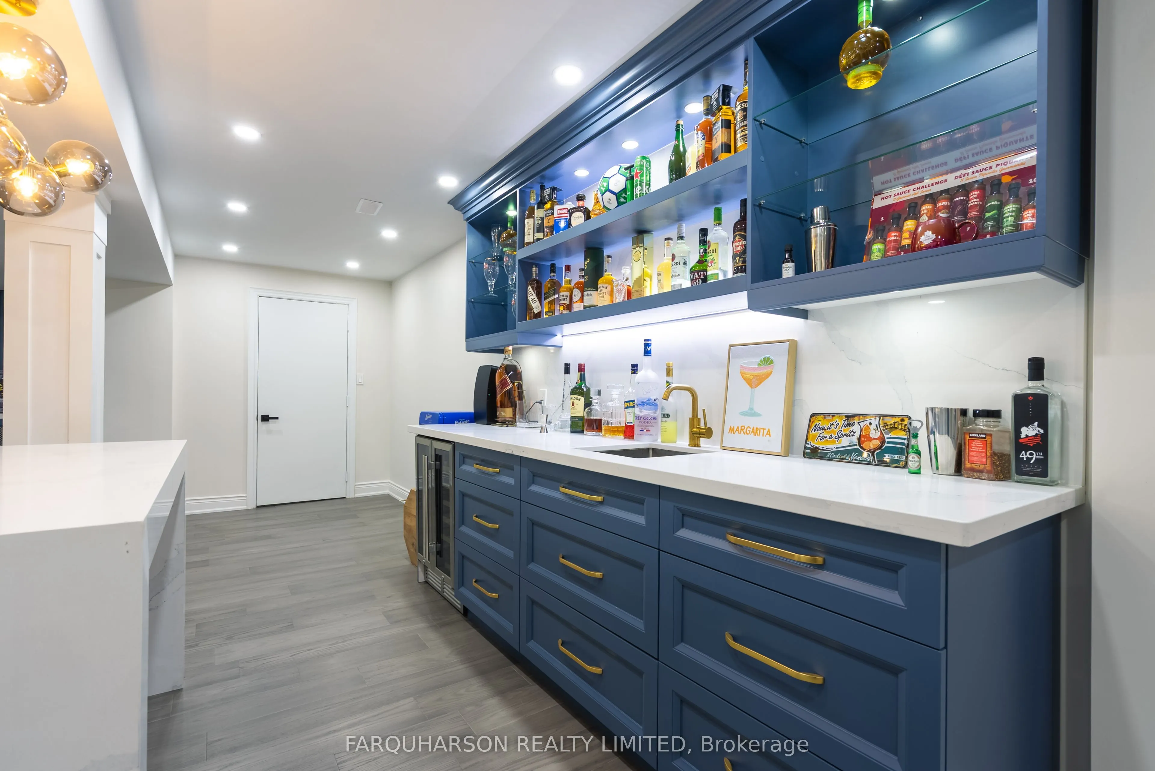 16 Durhamview Crescent