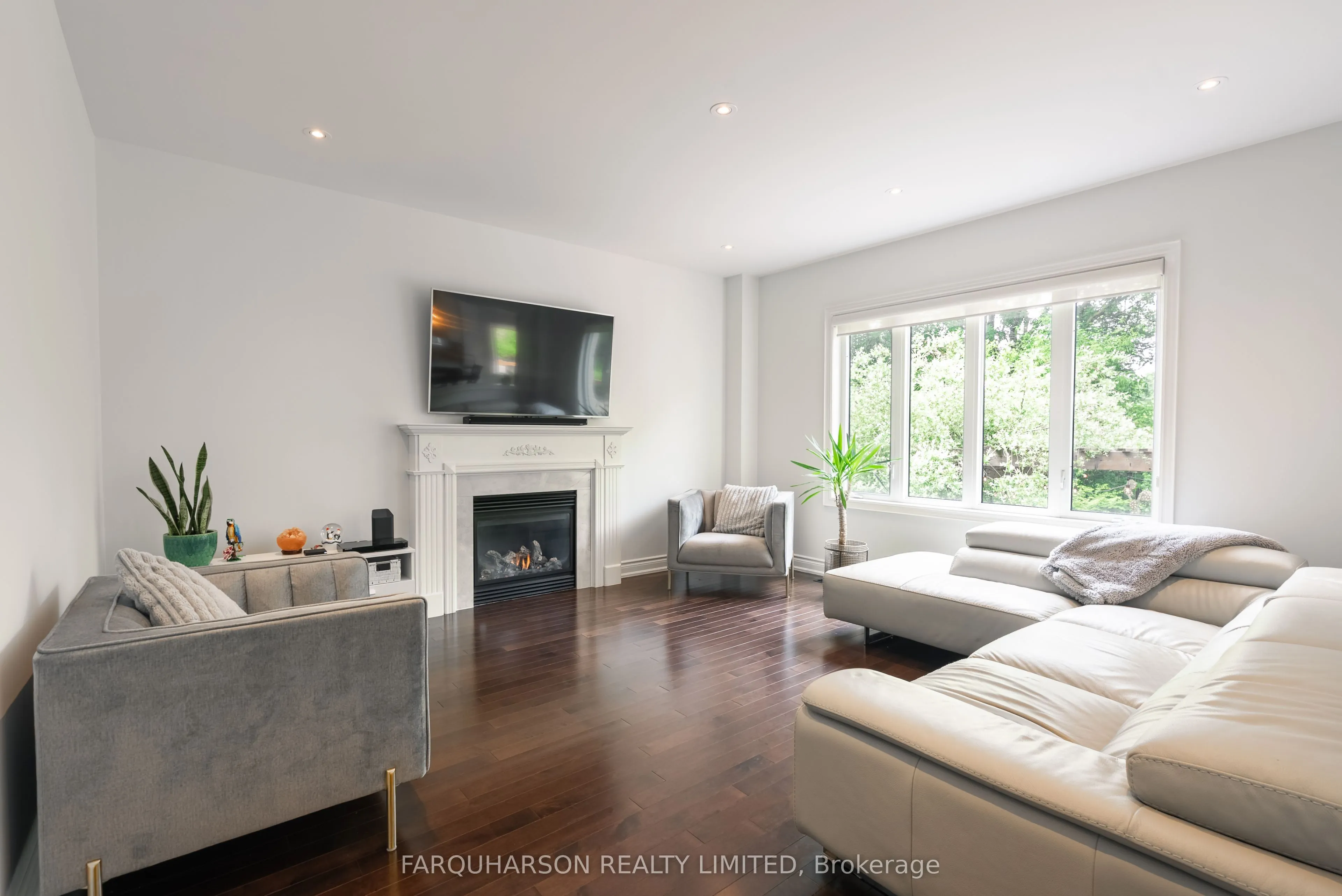 16 Durhamview Crescent