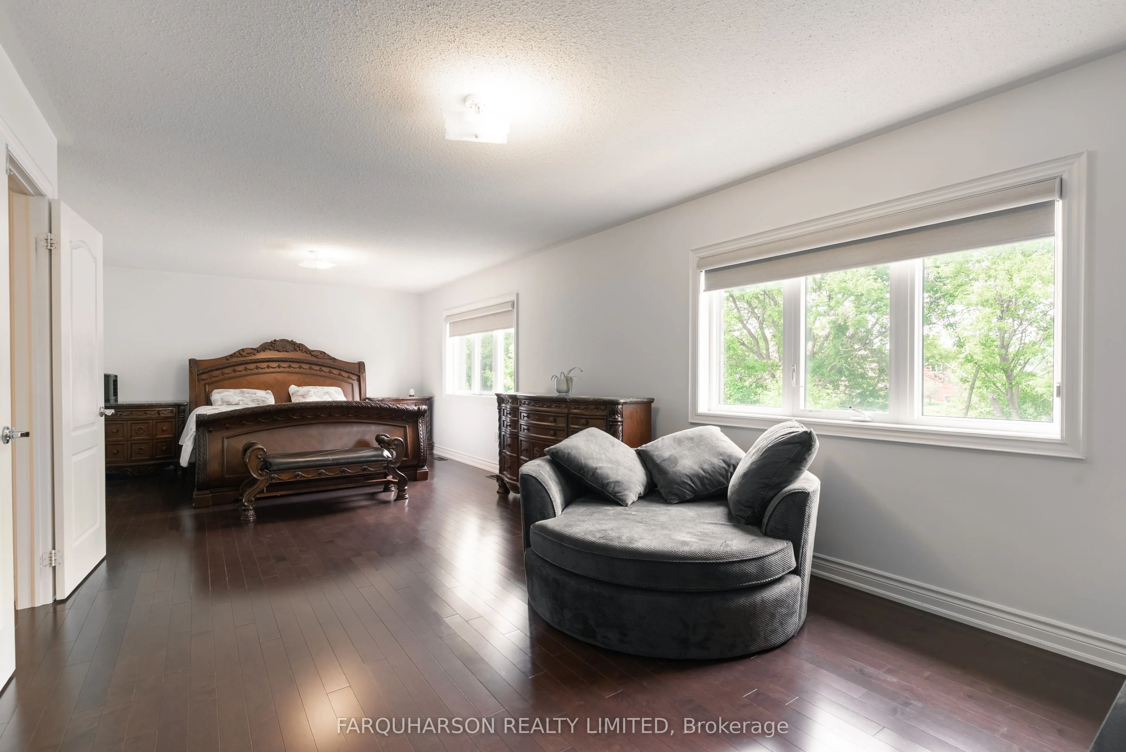 16 Durhamview Crescent