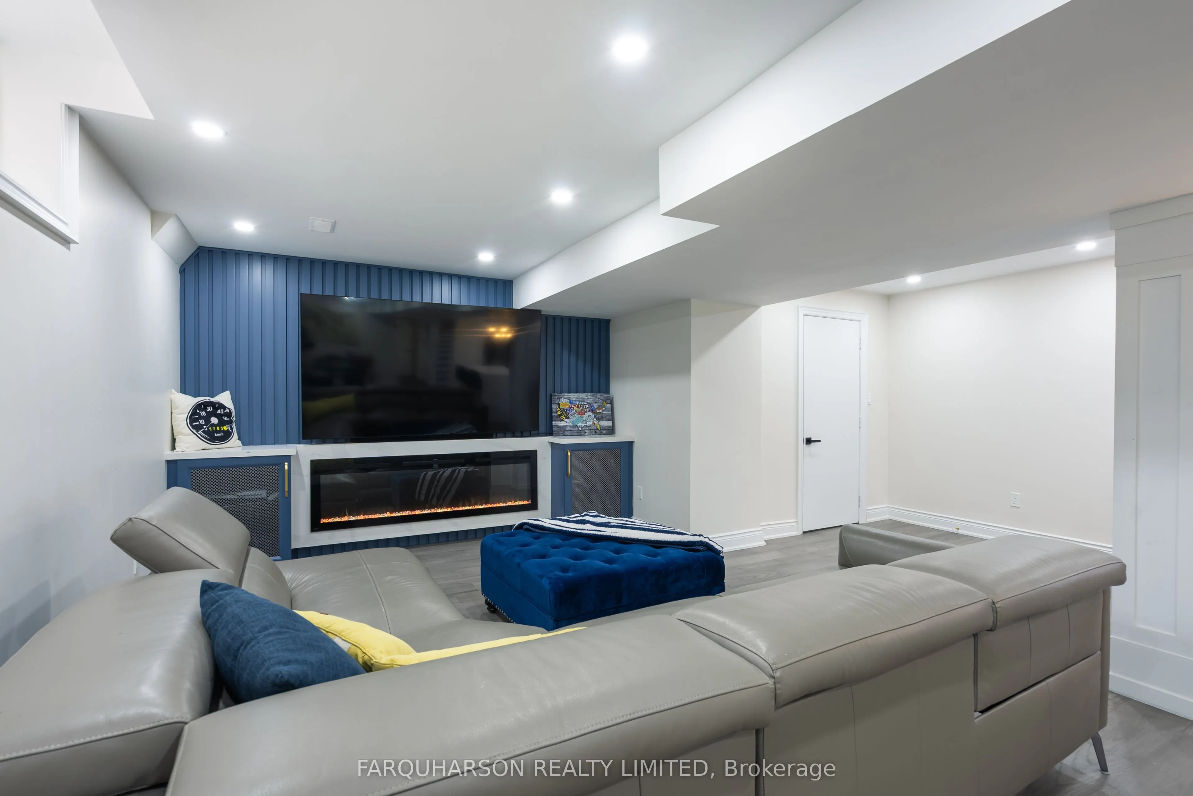 16 Durhamview Crescent