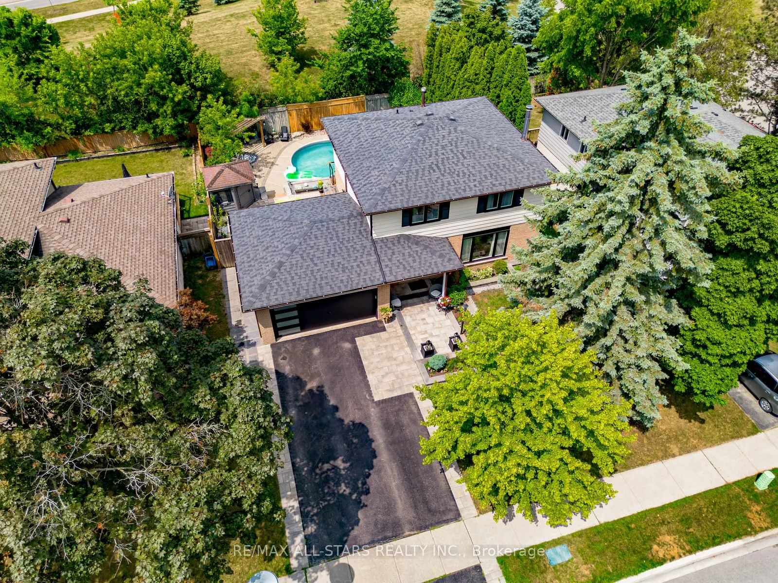 84 Thicketwood Boulevard