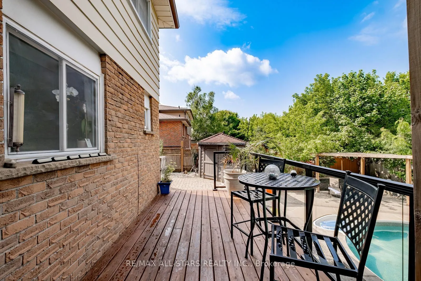 84 Thicketwood Boulevard