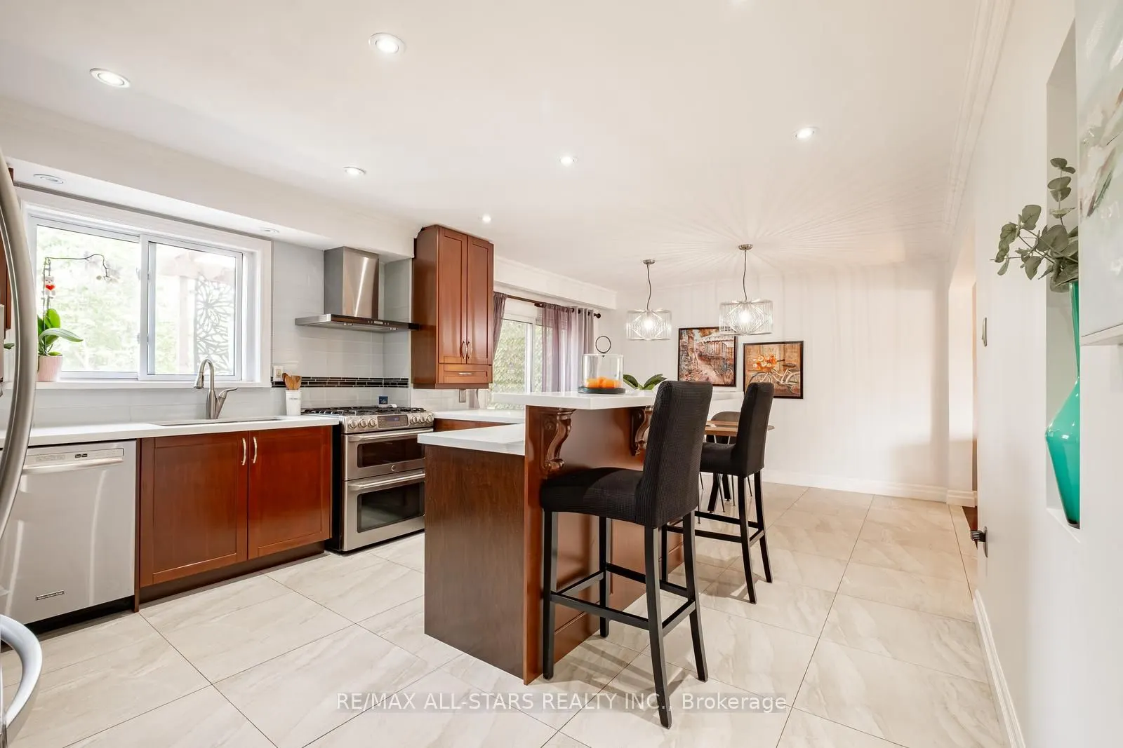 84 Thicketwood Boulevard