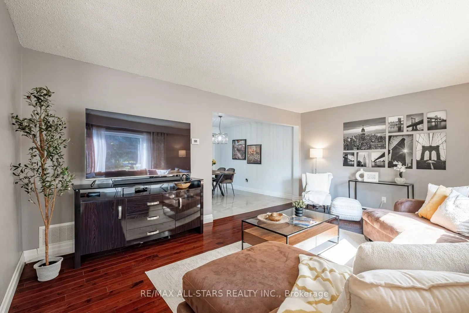 84 Thicketwood Boulevard