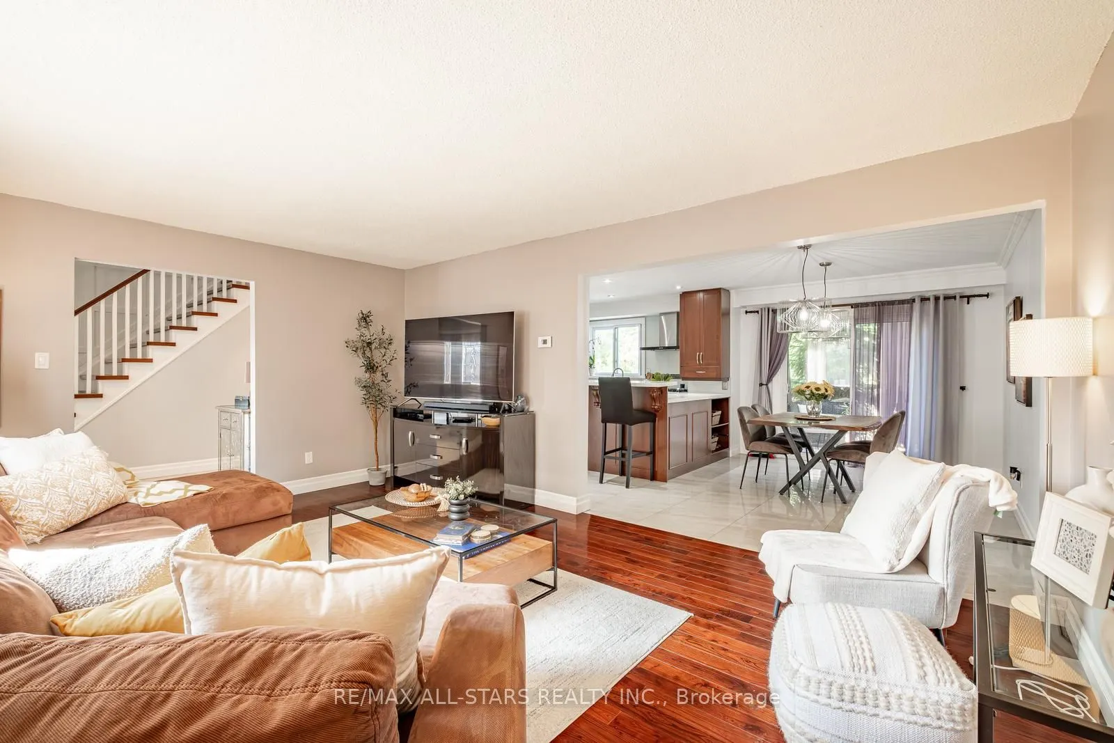 84 Thicketwood Boulevard
