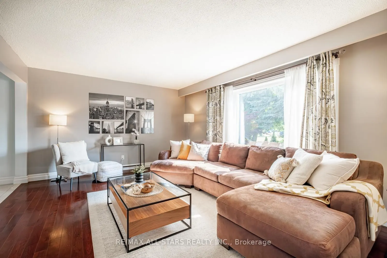 84 Thicketwood Boulevard