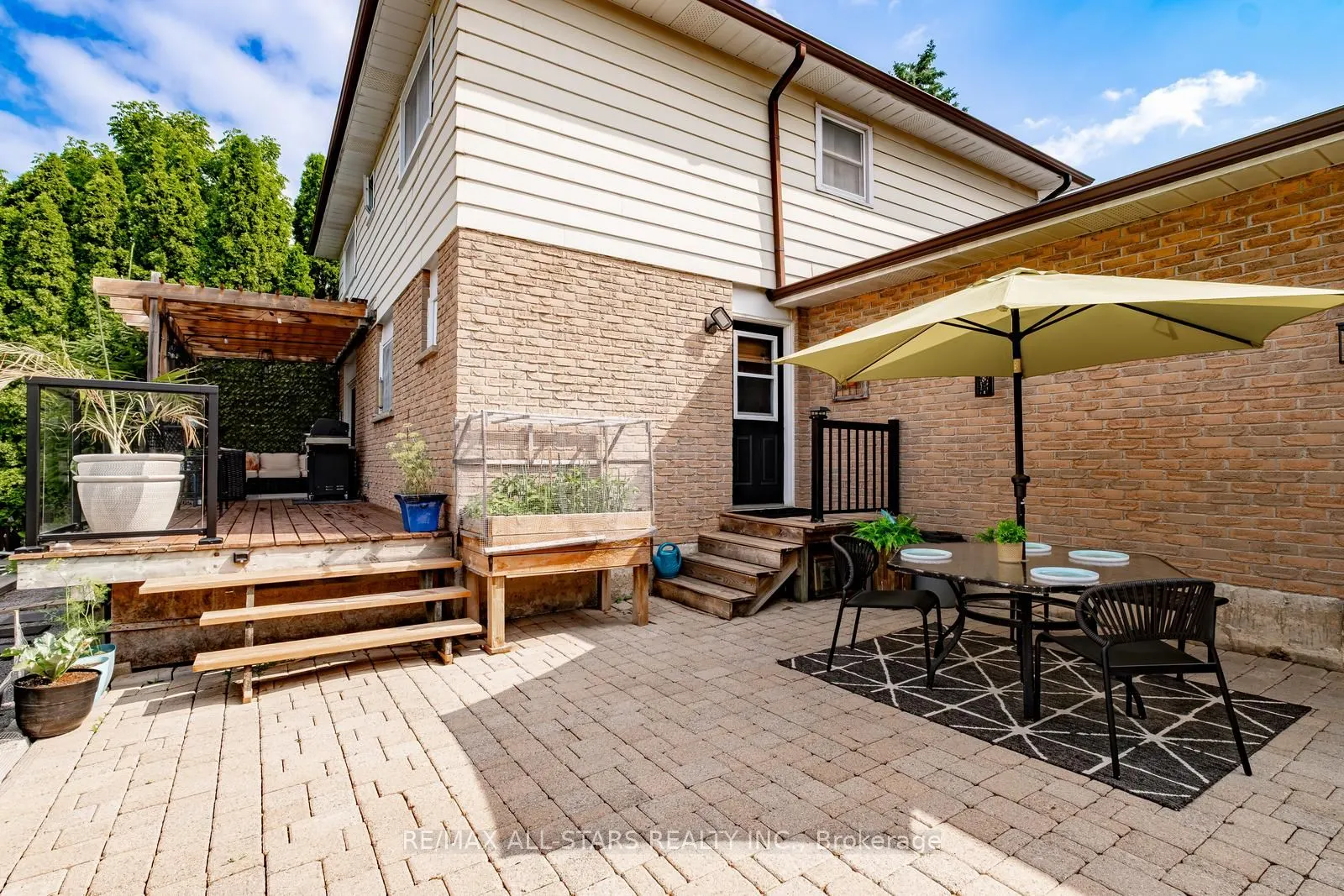 84 Thicketwood Boulevard