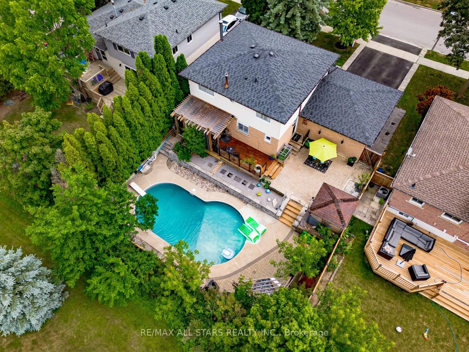 84 Thicketwood Boulevard