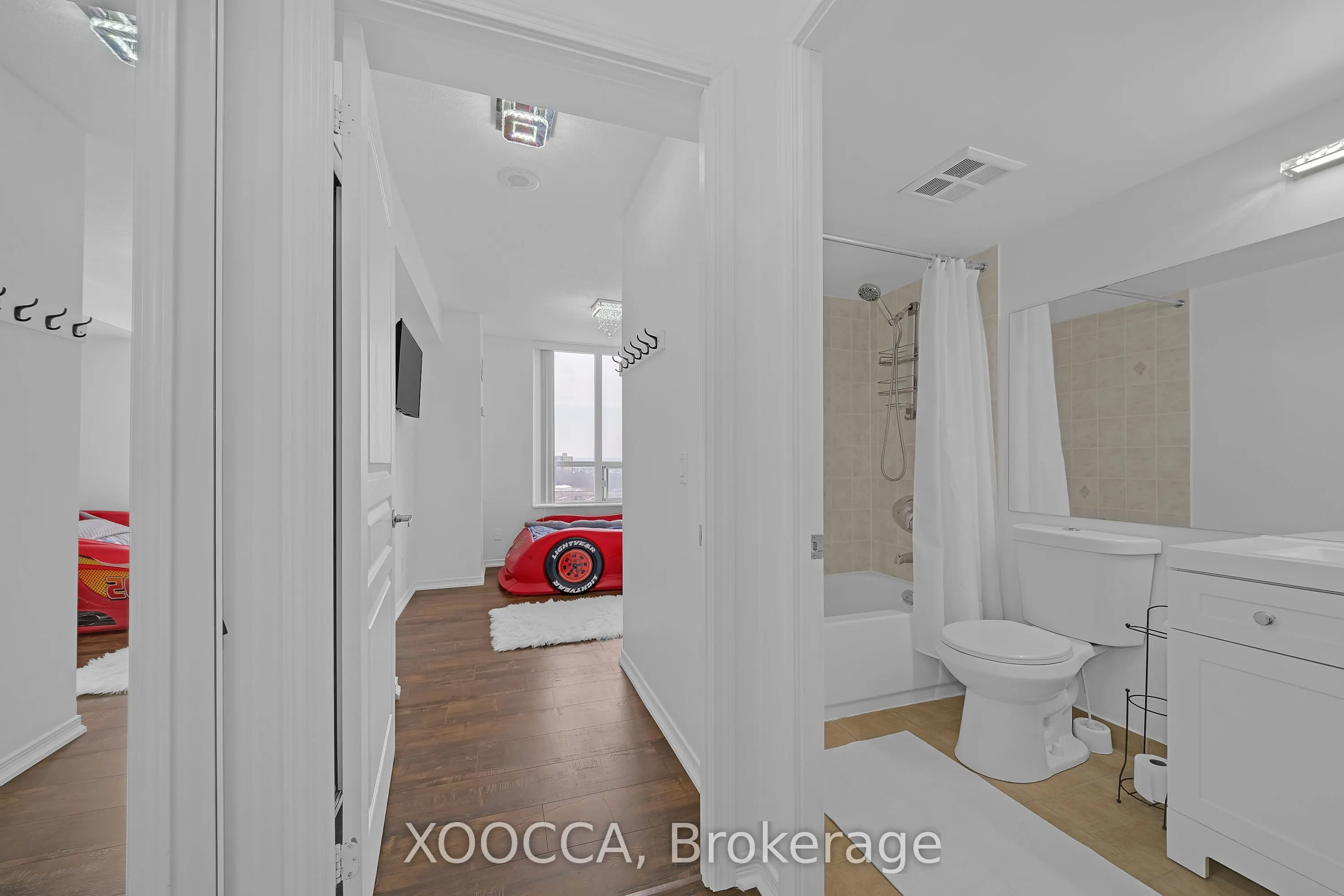 330 Red Maple Road, #1204