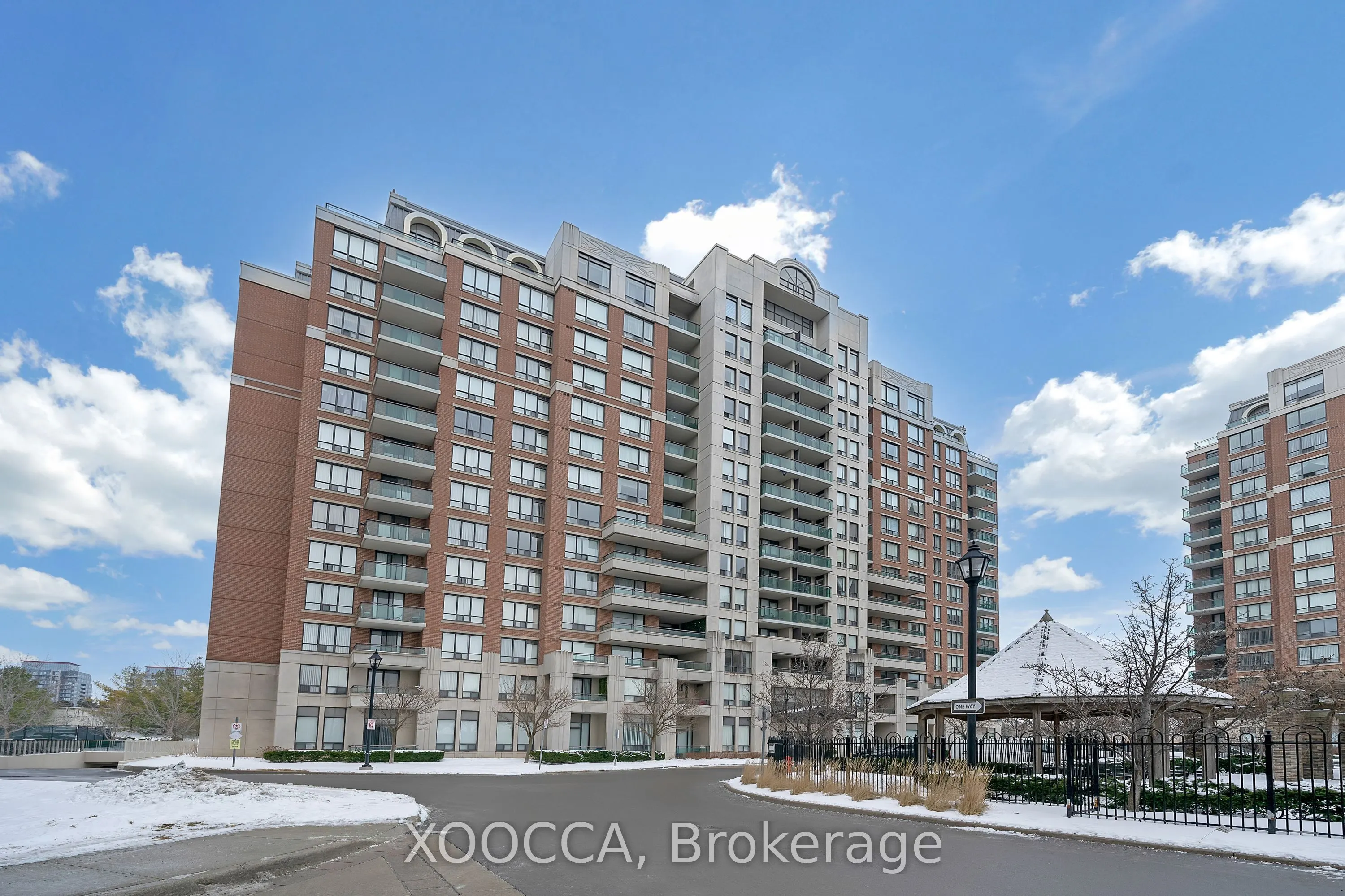 330 Red Maple Road, #1204