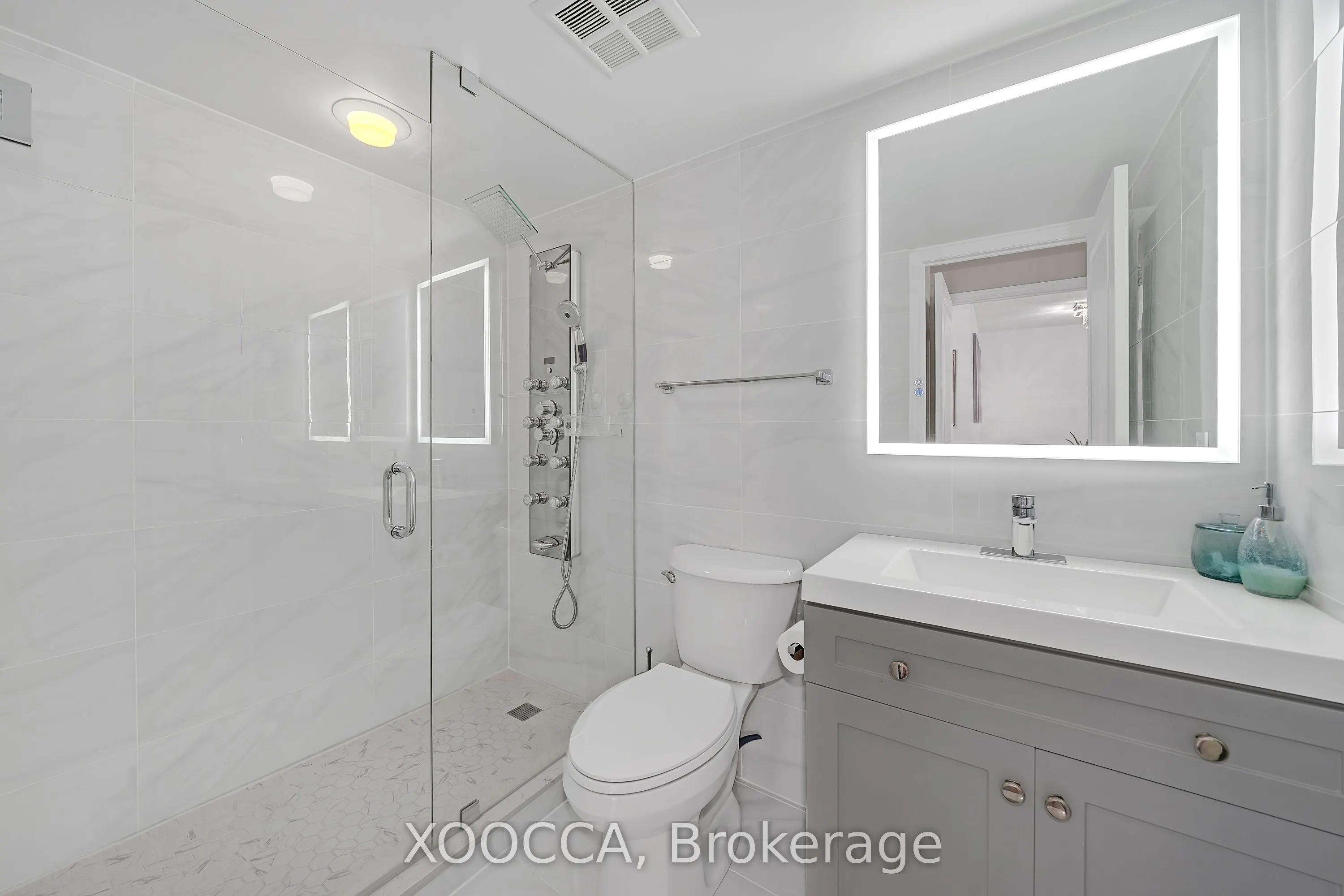 330 Red Maple Road, #1204