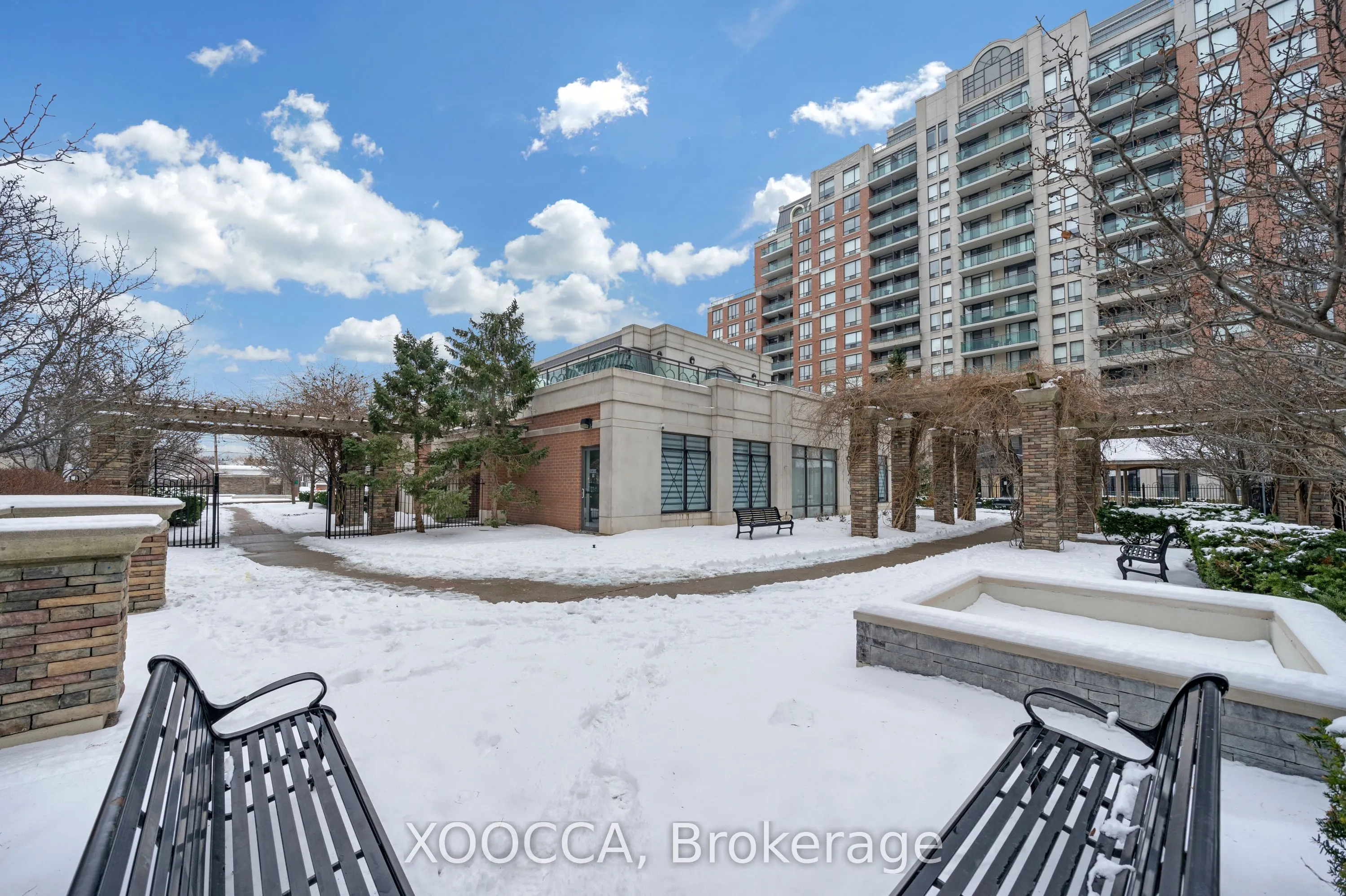 330 Red Maple Road, #1204