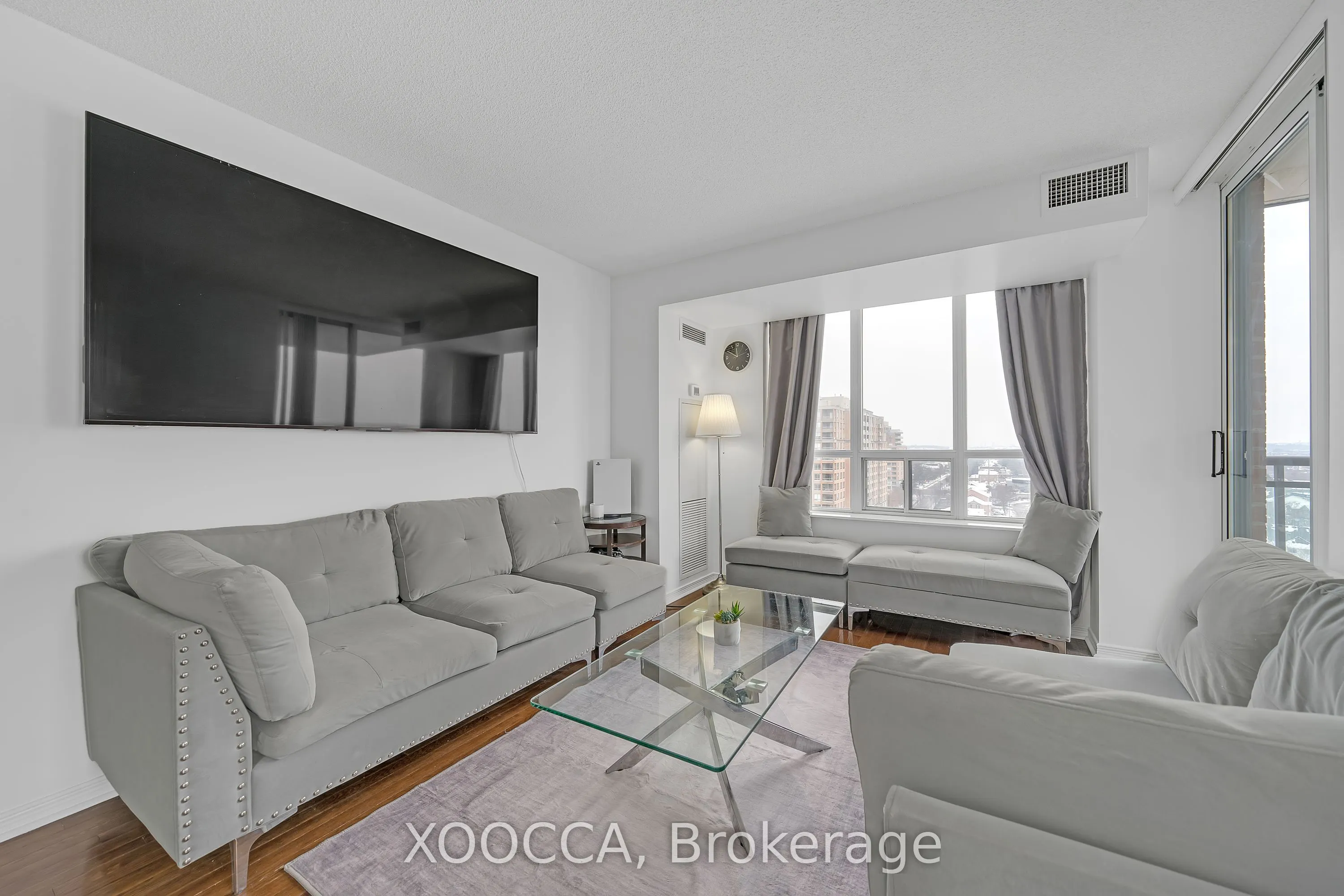 330 Red Maple Road, #1204