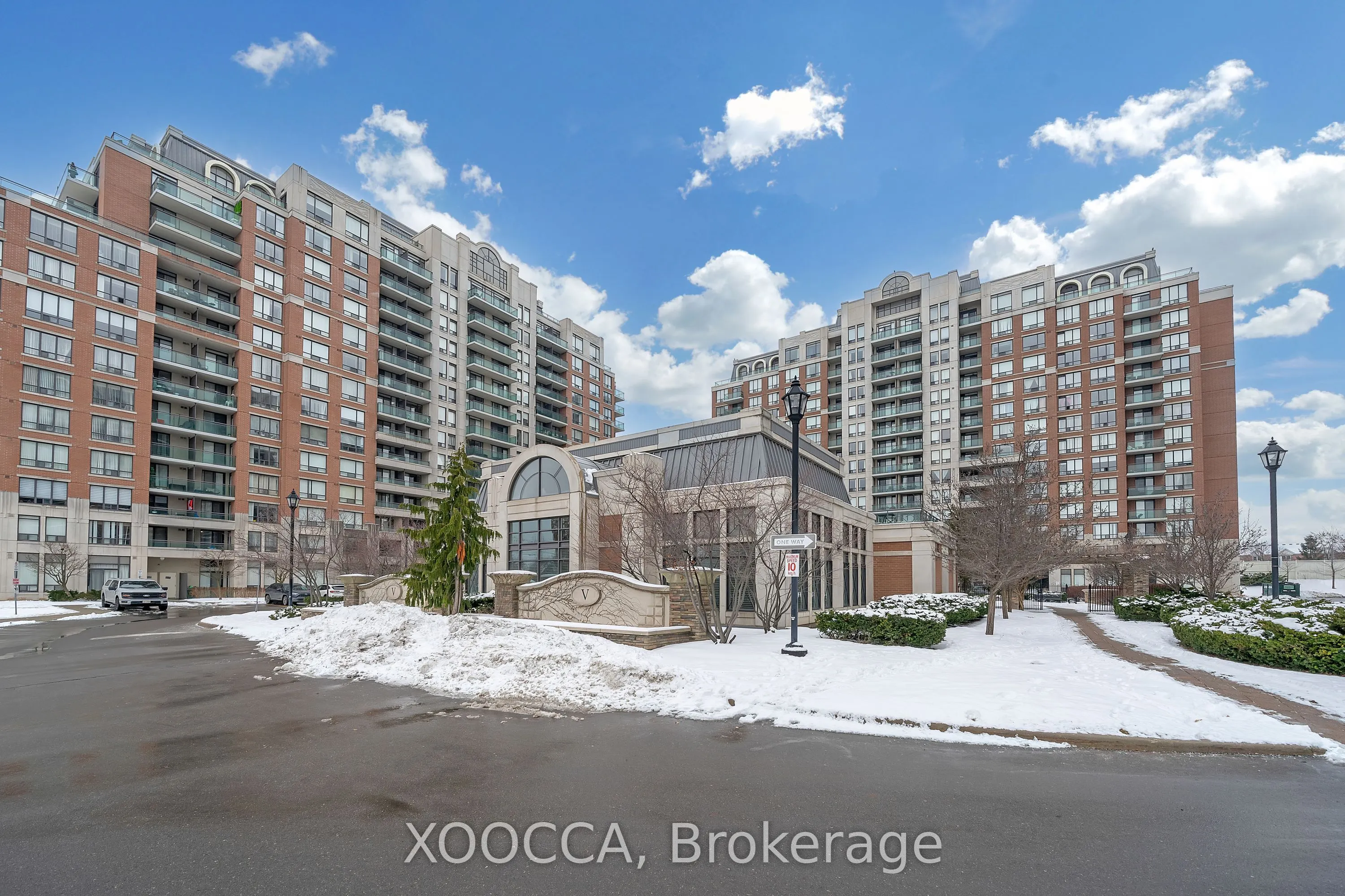 330 Red Maple Road, #1204