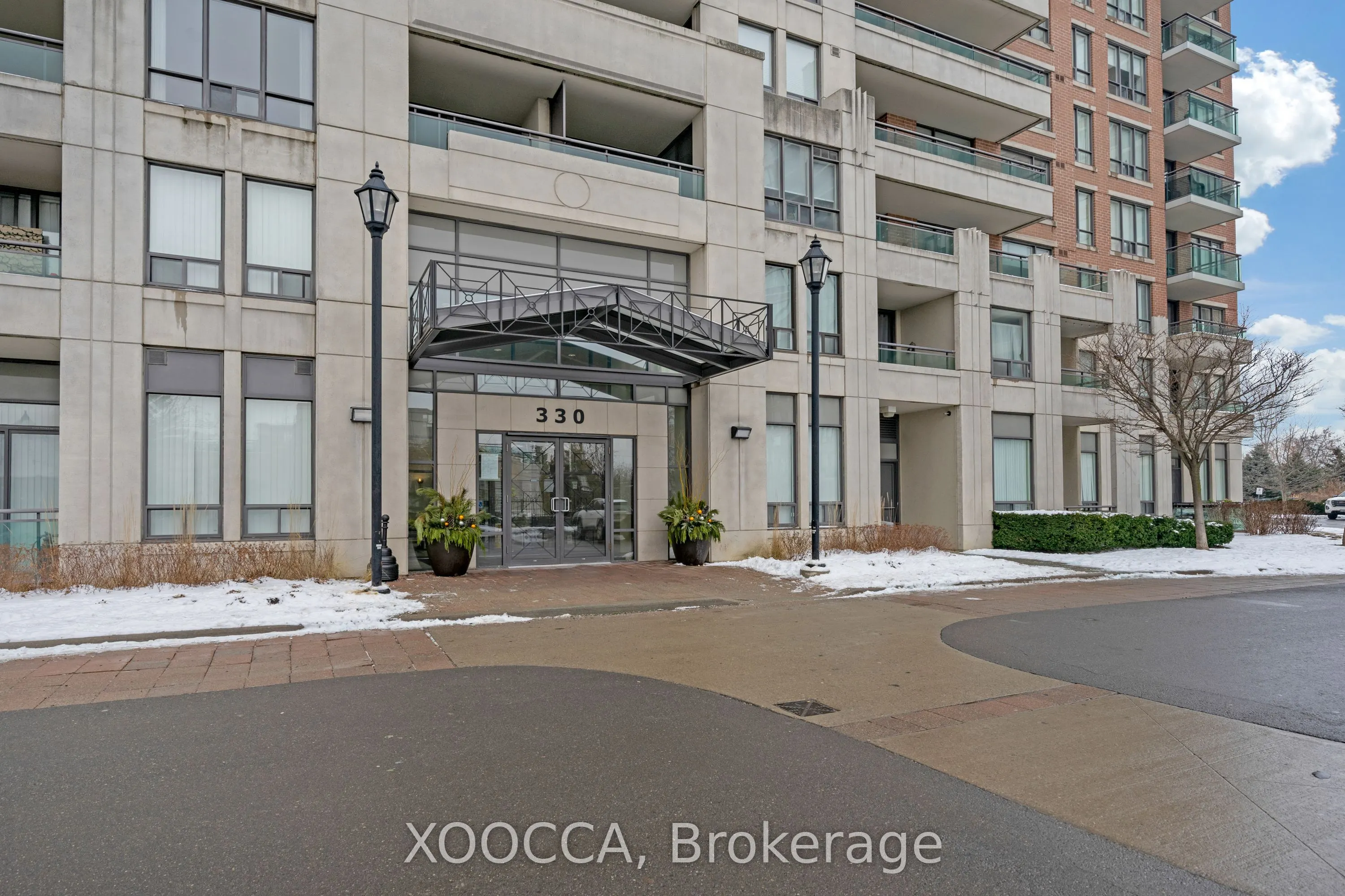 330 Red Maple Road, #1204