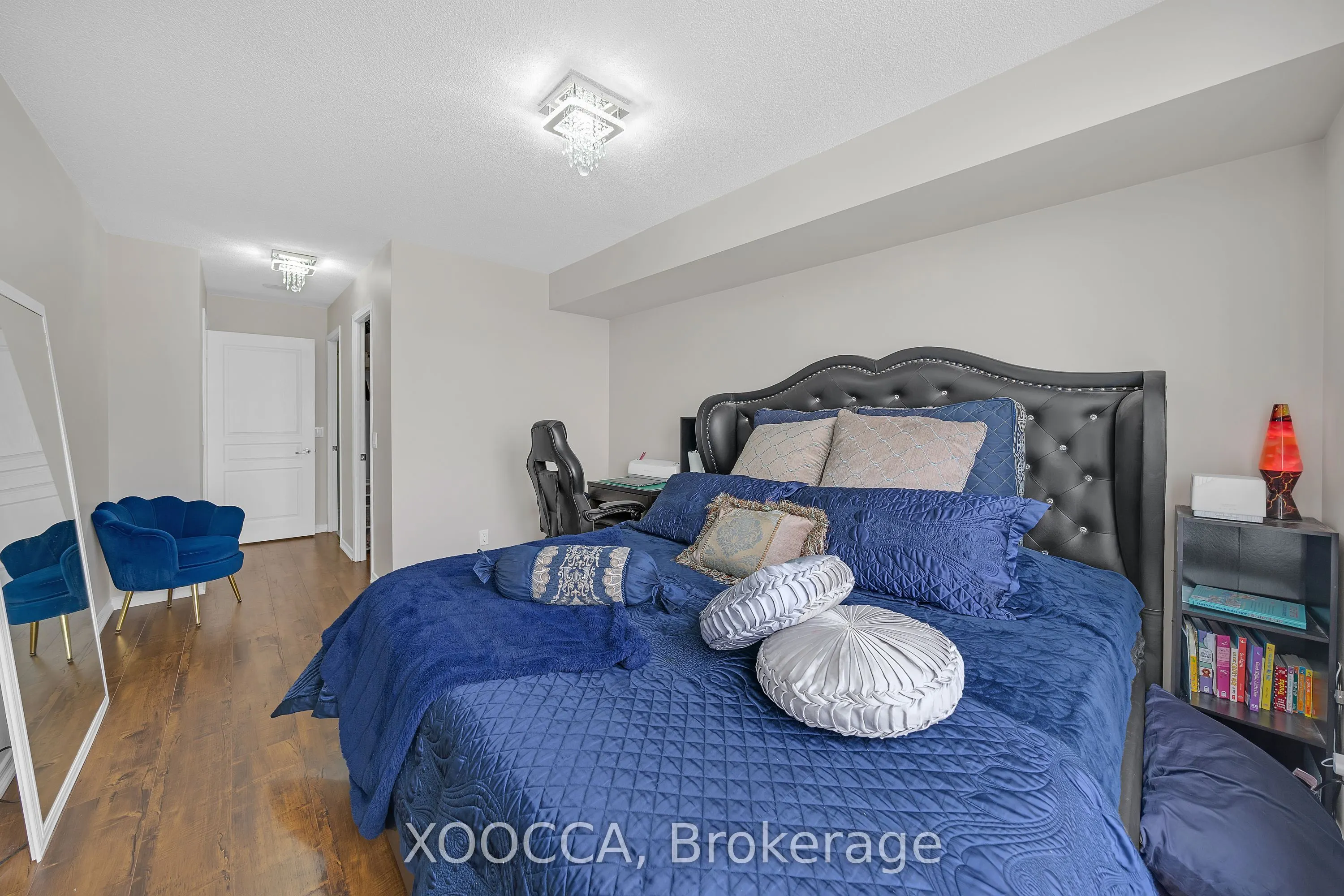 330 Red Maple Road, #1204