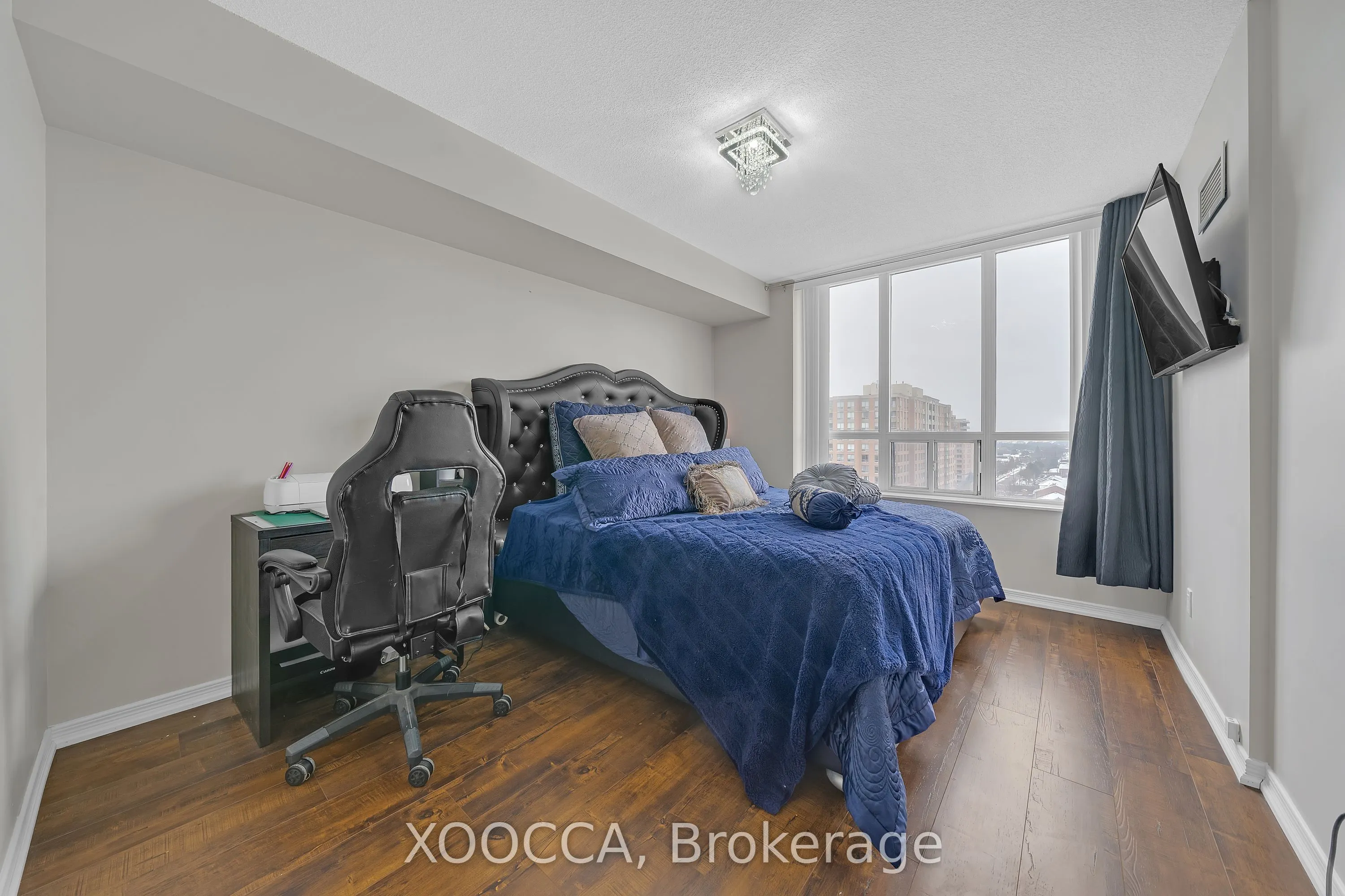 330 Red Maple Road, #1204