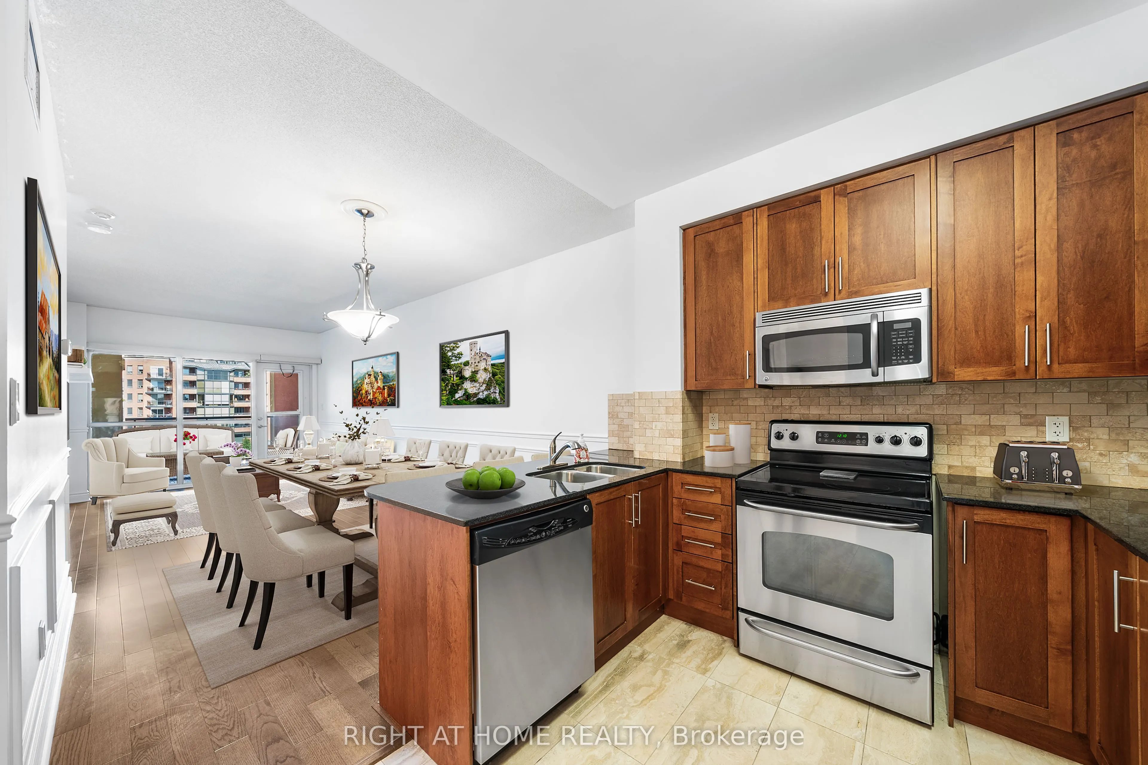 160 Woodbridge Avenue, #401