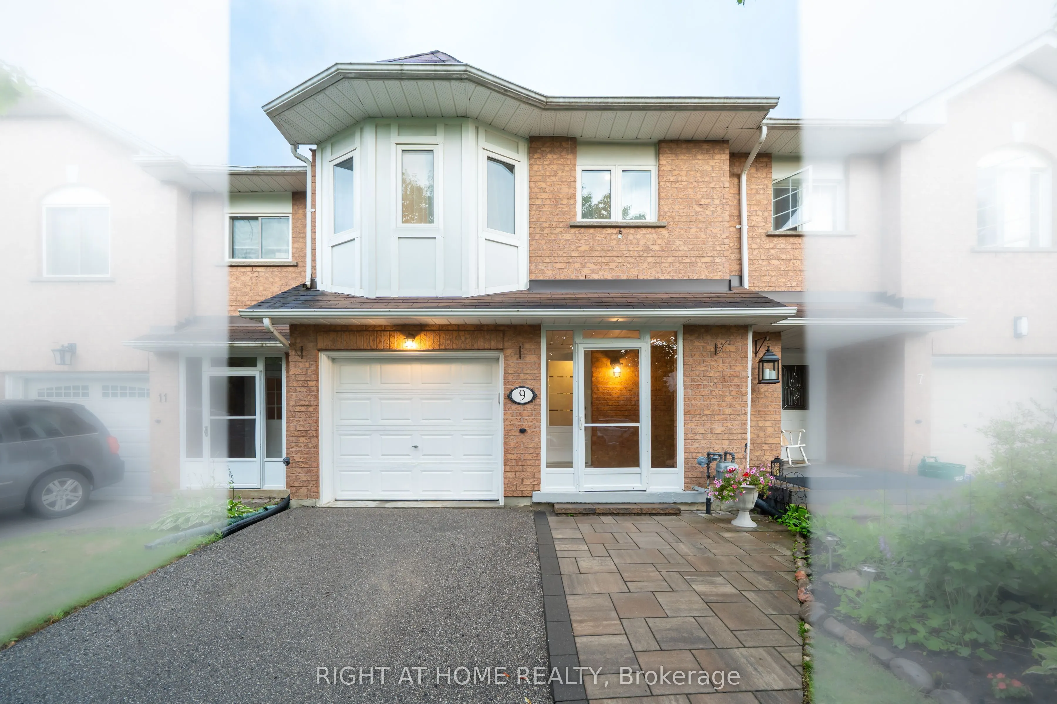 9 Royal Cedar Court