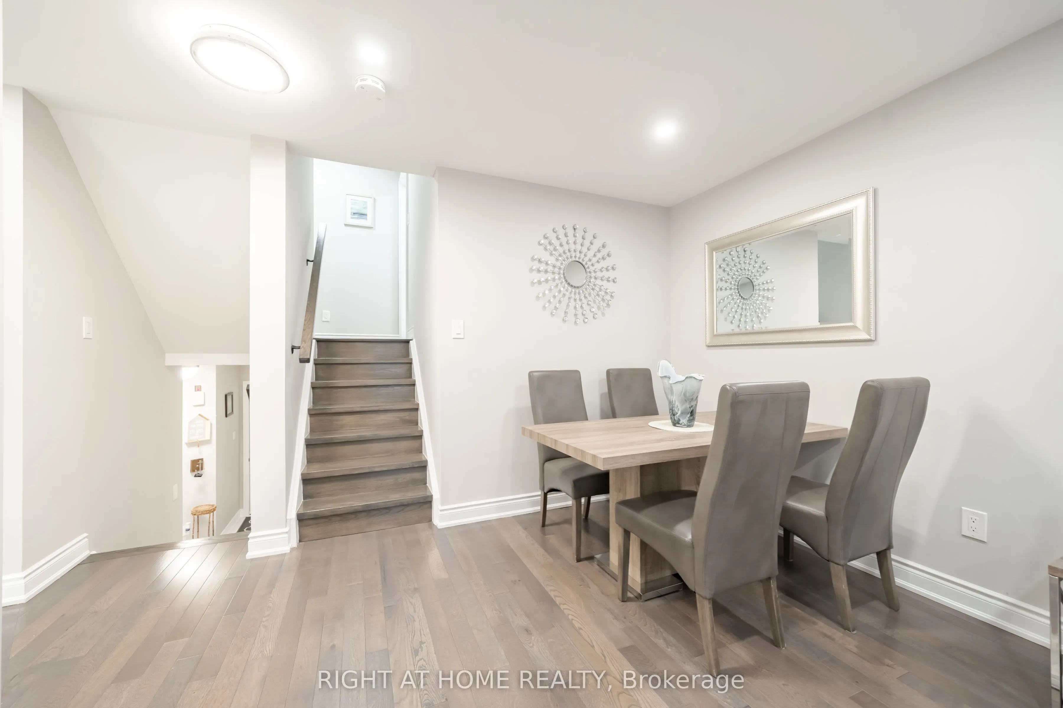 9 Royal Cedar Court