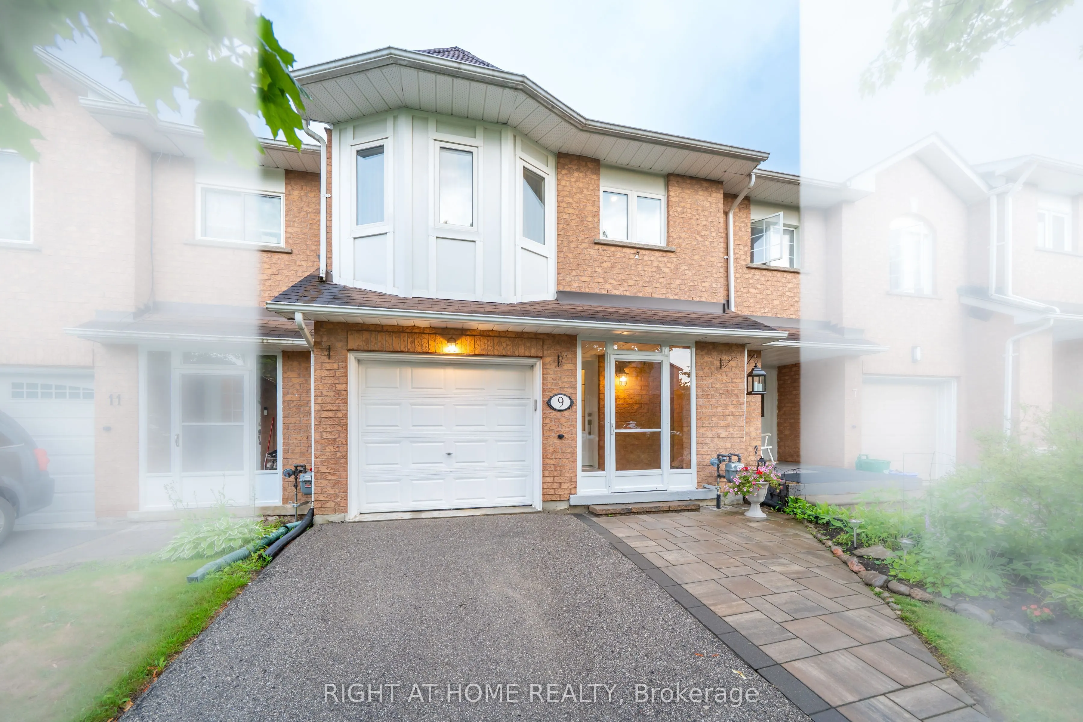 9 Royal Cedar Court