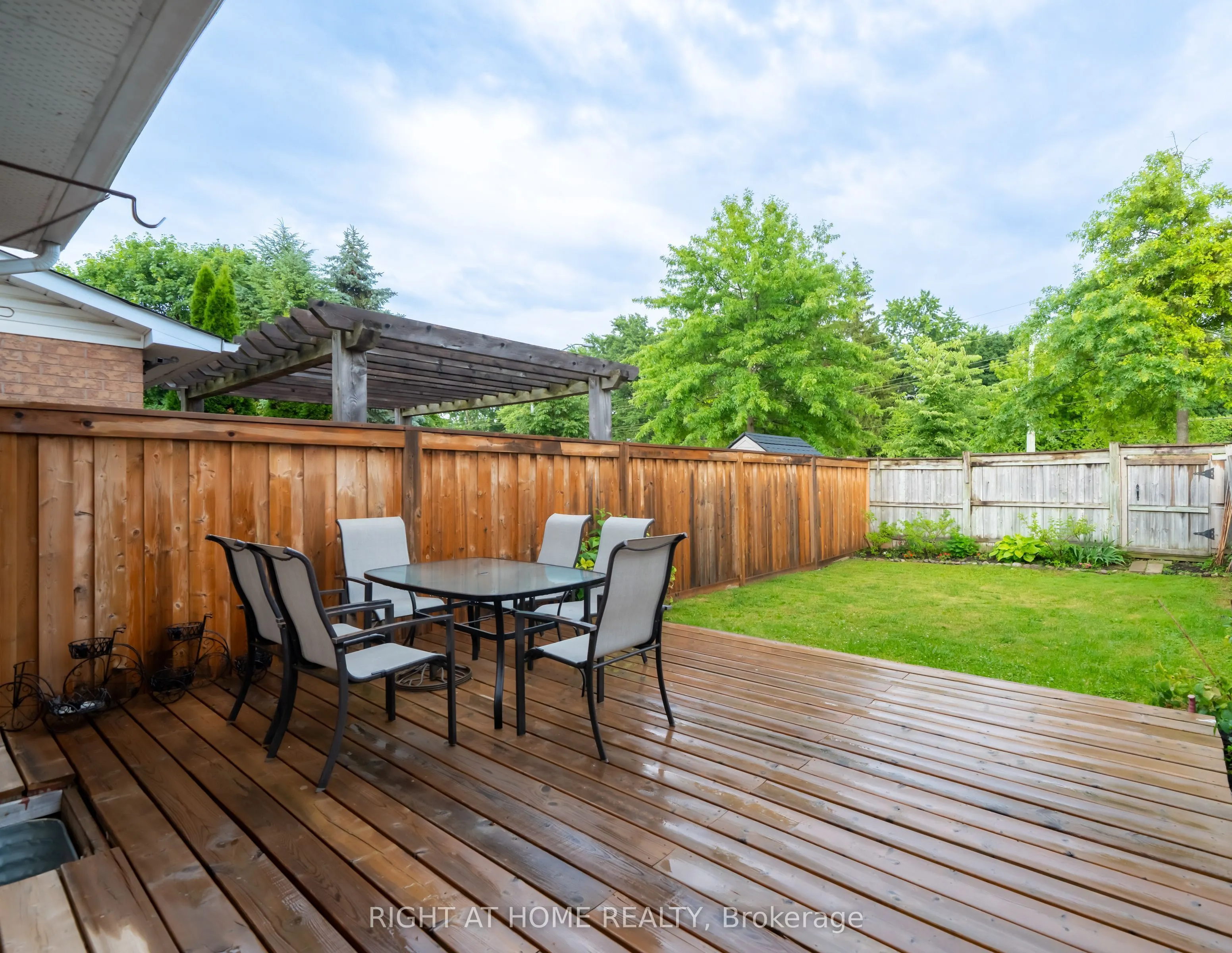 9 Royal Cedar Court