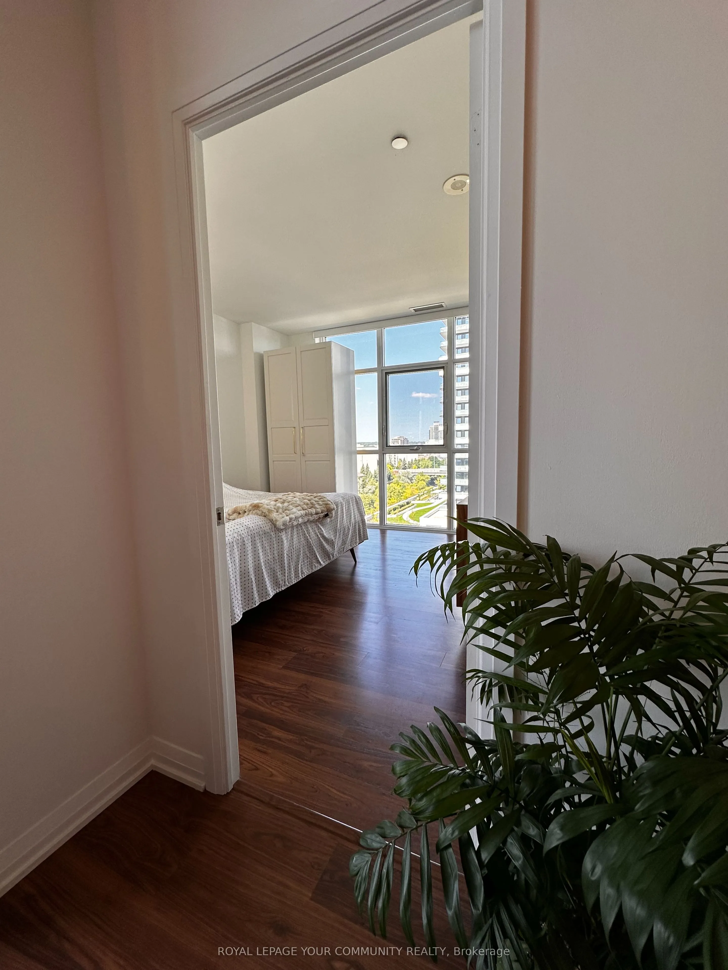 65 Oneida Crescent, #1008