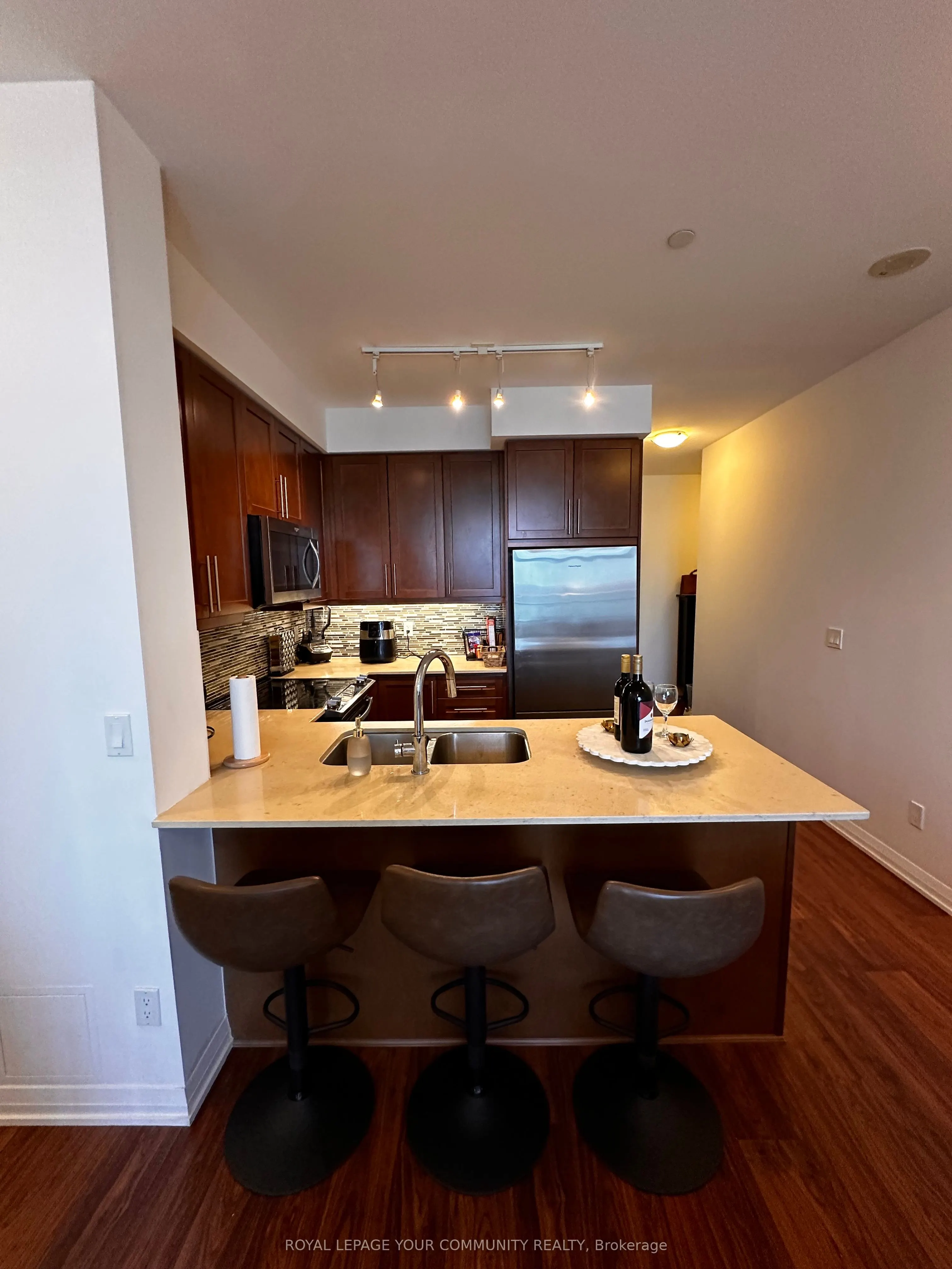 65 Oneida Crescent, #1008