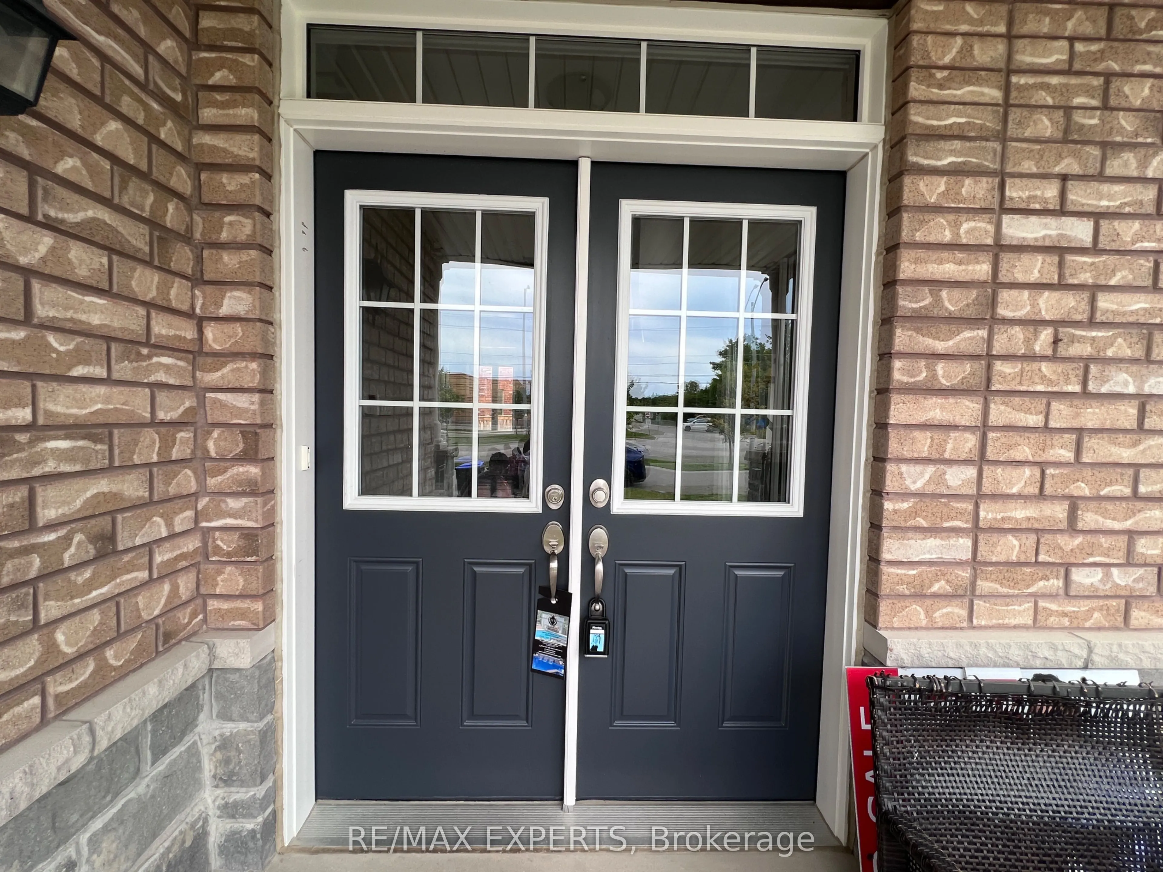 2205 Dawson Crescent