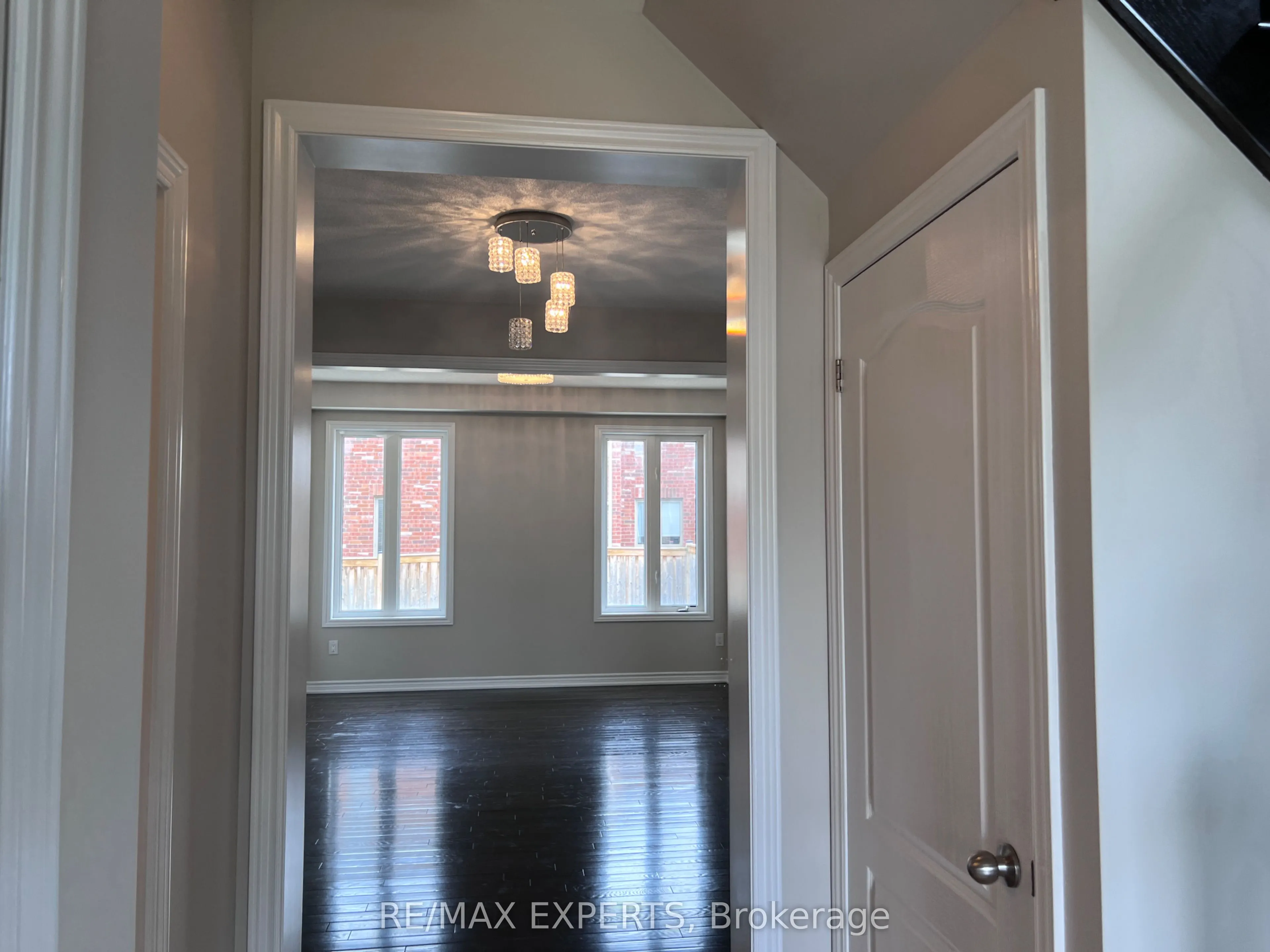 2205 Dawson Crescent