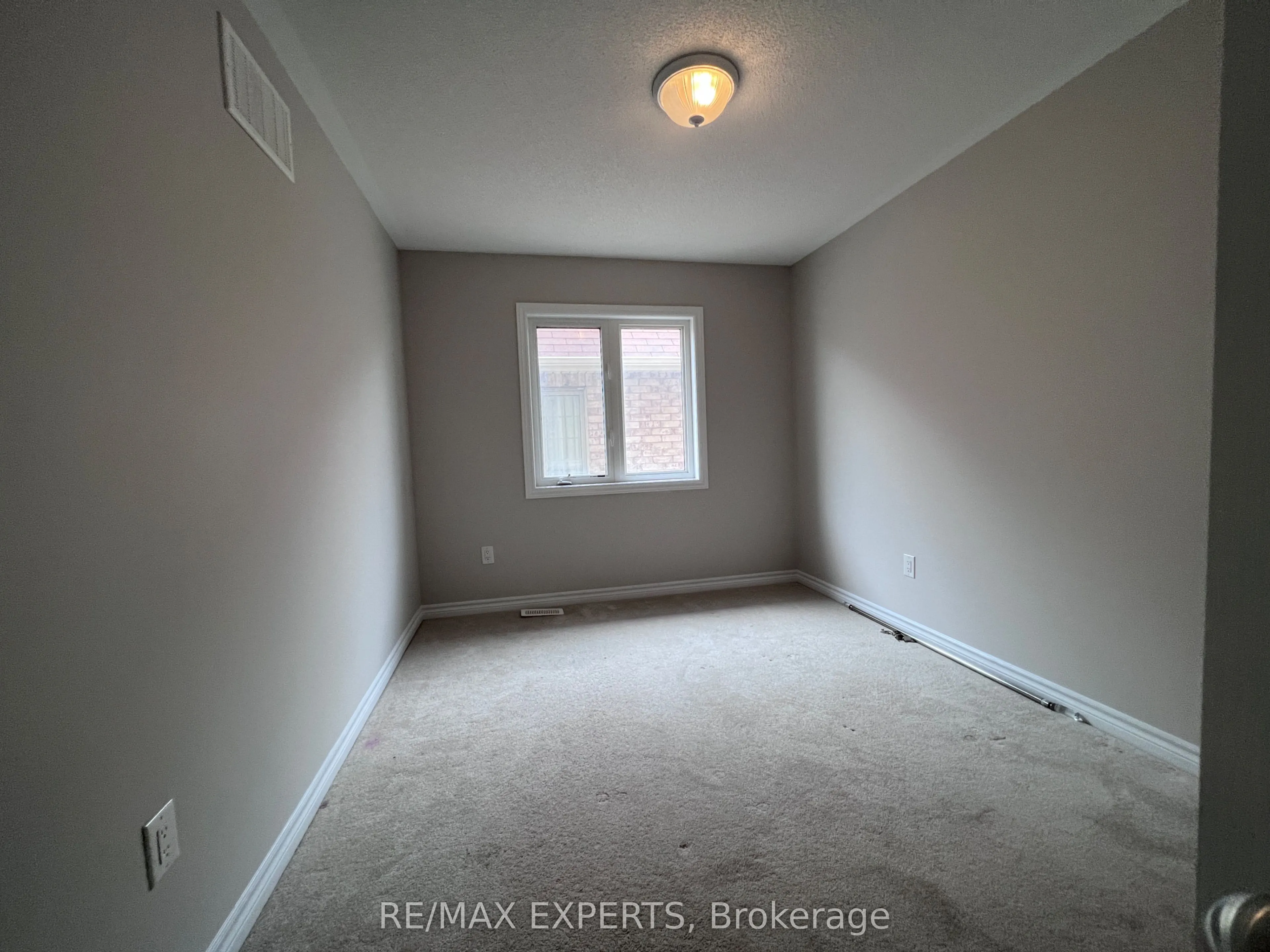 2205 Dawson Crescent