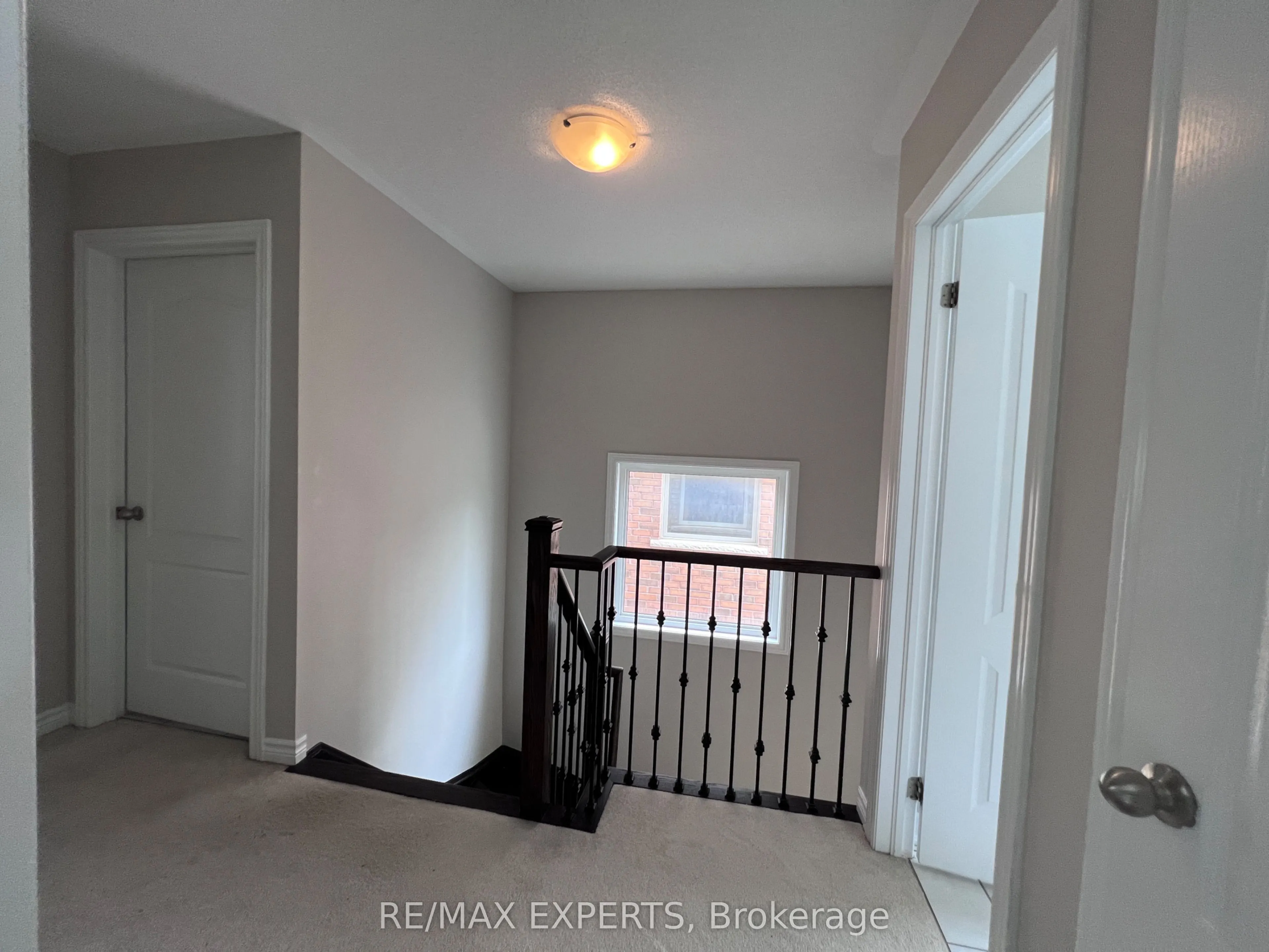 2205 Dawson Crescent