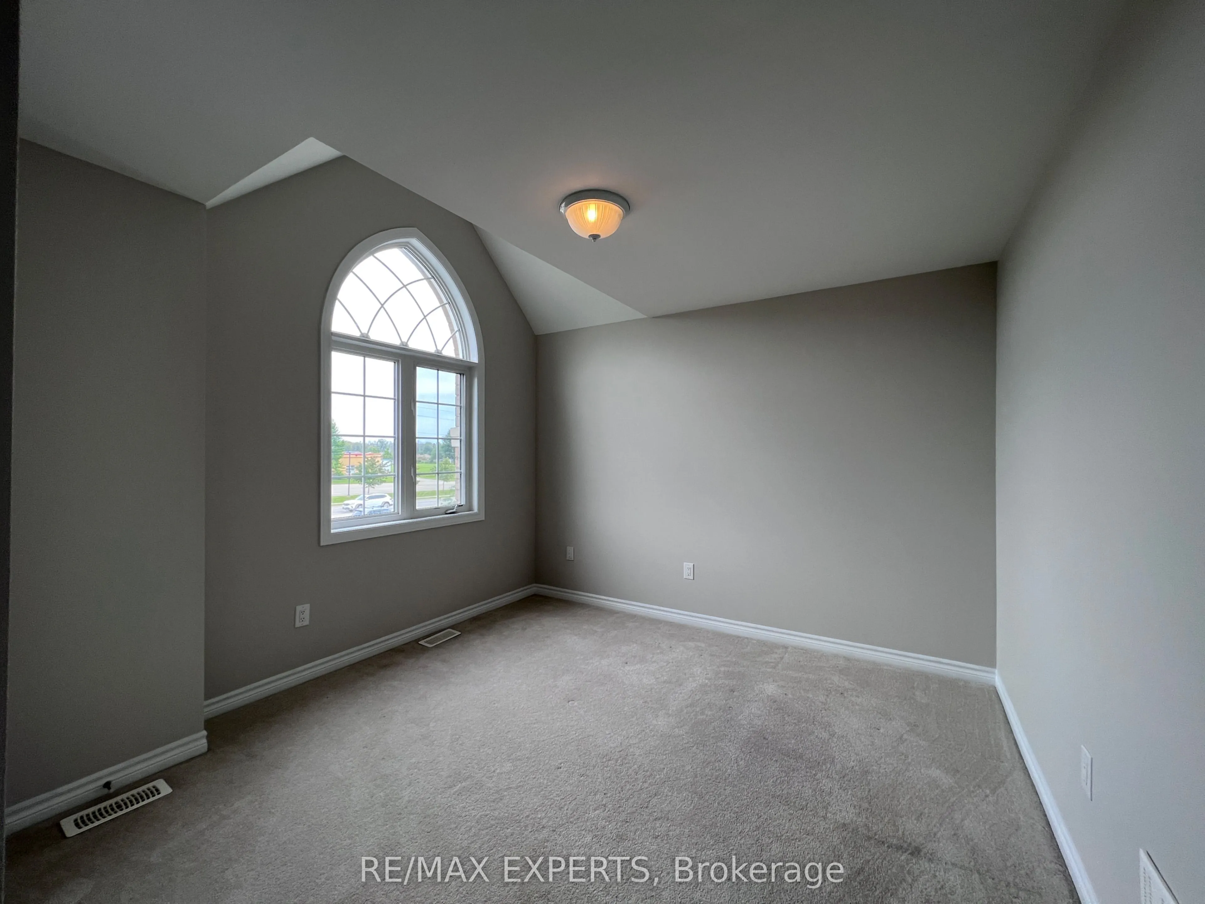 2205 Dawson Crescent